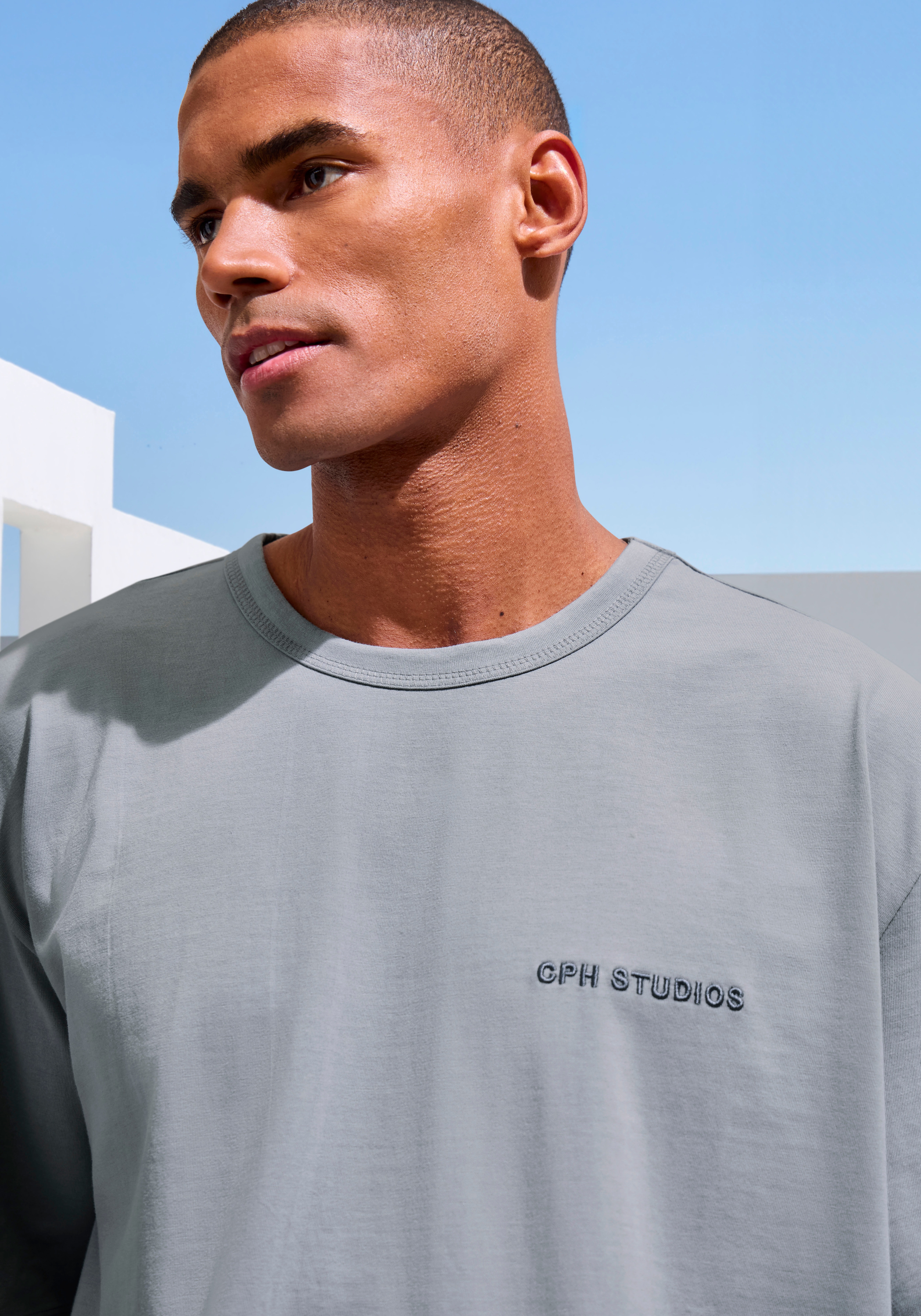 Thumbnail - Copenhagen Studios T-Shirt "mit hochwertiger Logostickerei", Loose-fit, Oversize-Shirt aus heavy Bio-Baumwoll-Qualität