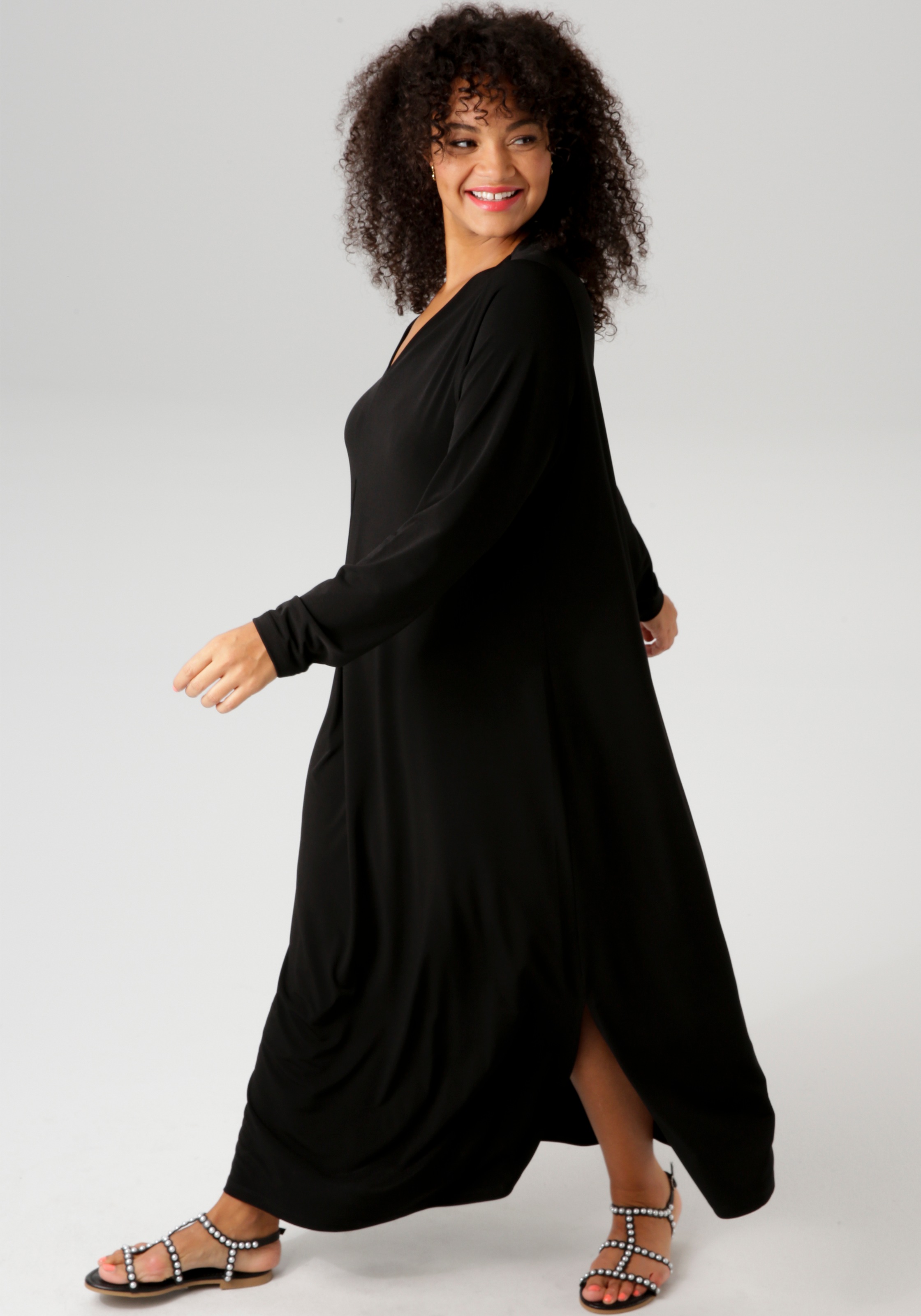 Aniston PLUS Maxikleid, mit raffinieren Seitenschlitzen günstig online kaufen
