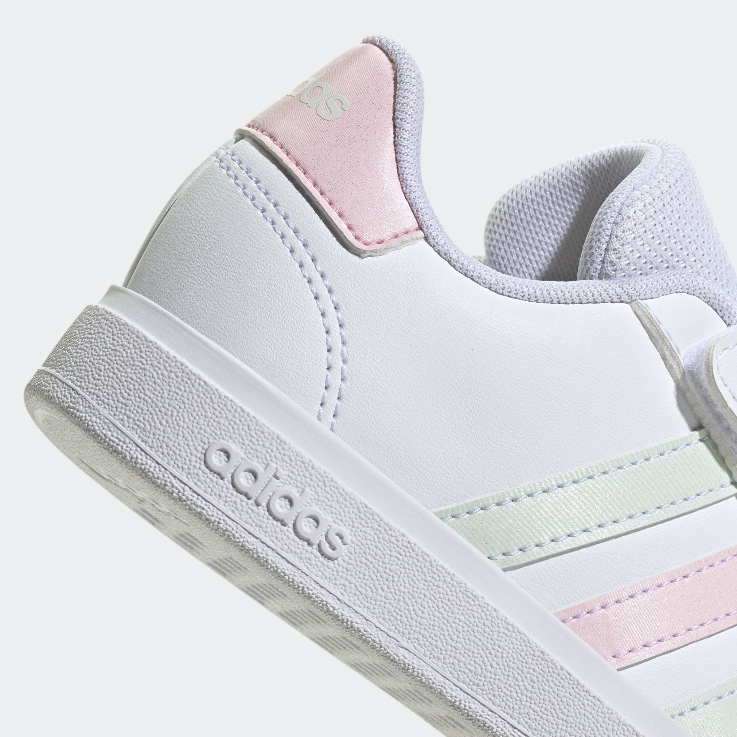 adidas Sportswear Sneaker »GRAND COURT 2.0 KIDS«, Design auf den Spuren des adidas Superstar