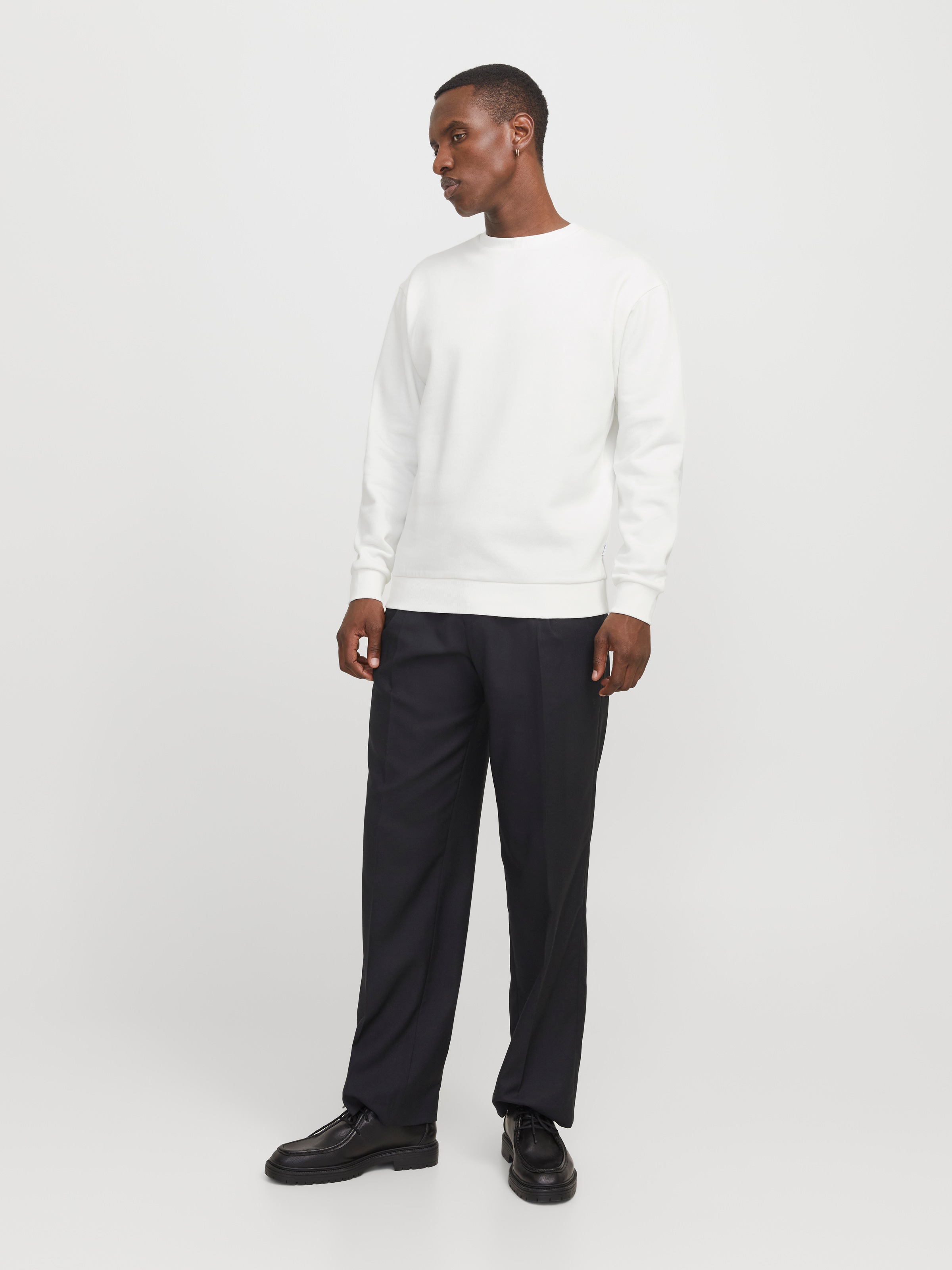 Jack & Jones Sweatshirt »JJEBRADLEY mit Rippbündchen für Alltag und Freizeit«, relaxed fit, atmungsaktiv, Rundhals, ohne Kapuze