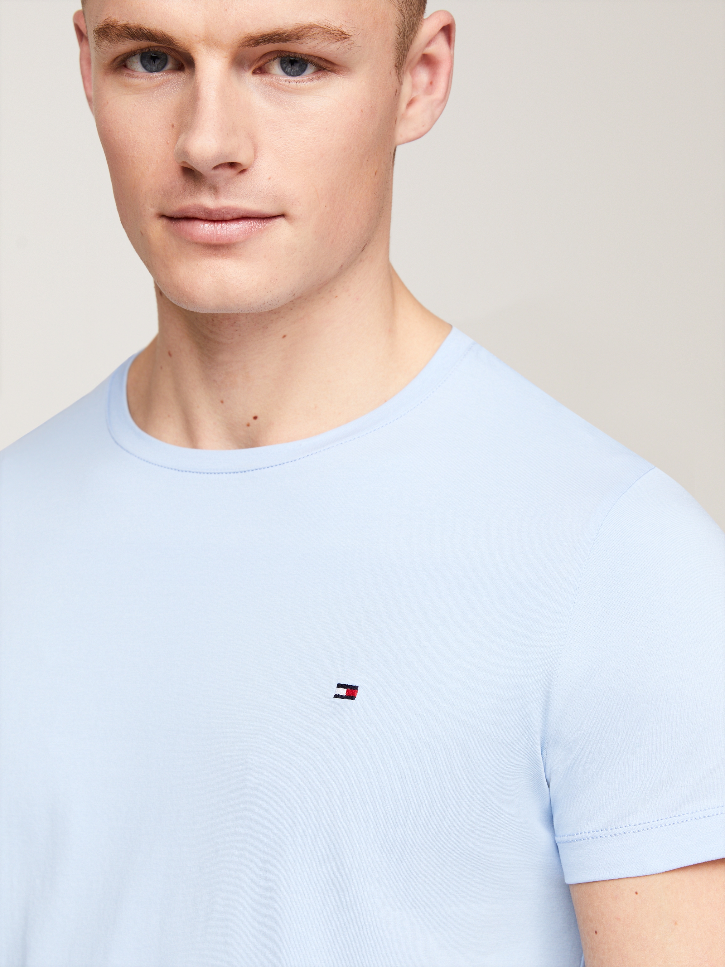 Tommy Hilfiger T-Shirt »STRETCH SLIM FIT TEE«, mit Rundhalsausschnitt