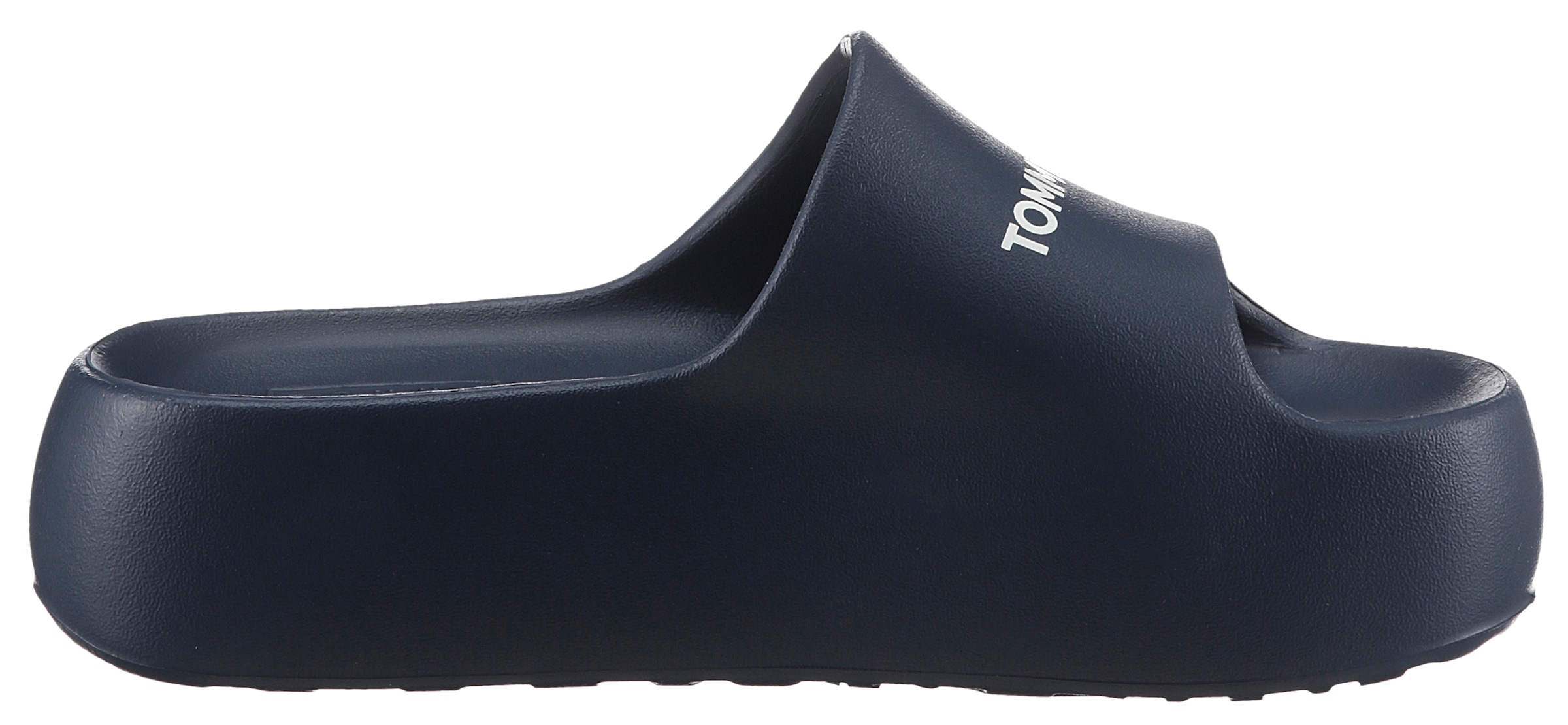 Tommy Jeans Pantolette »TJW CHUNKY FLATFORM SLIDE«, Plateau, Sommerschuh, Schlappen mit kontrastfarbenem Logoschriftzug