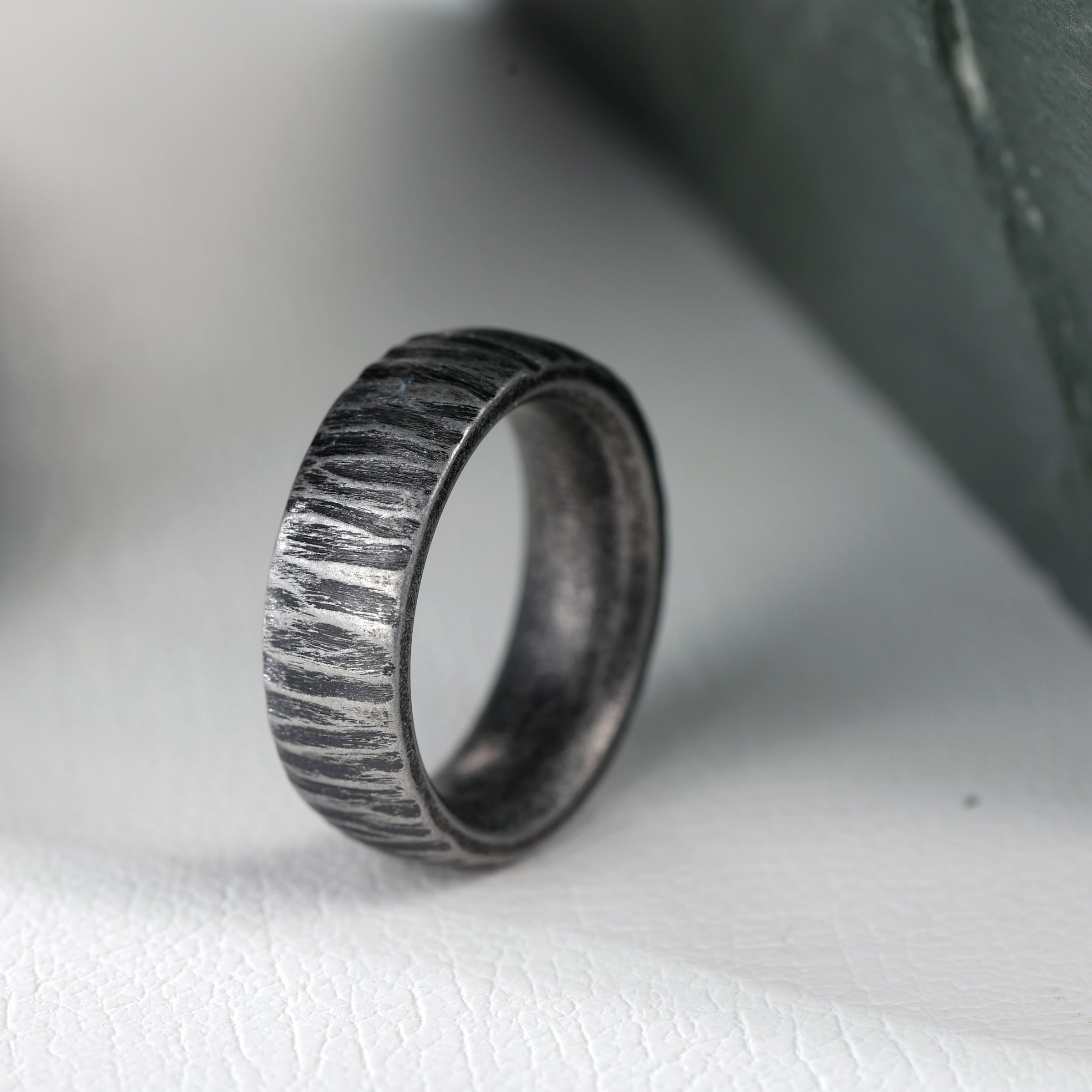 Firetti Fingerring »Schmuck Geschenk Edelstahl Ring Damenring Herrenring Crag Fels«