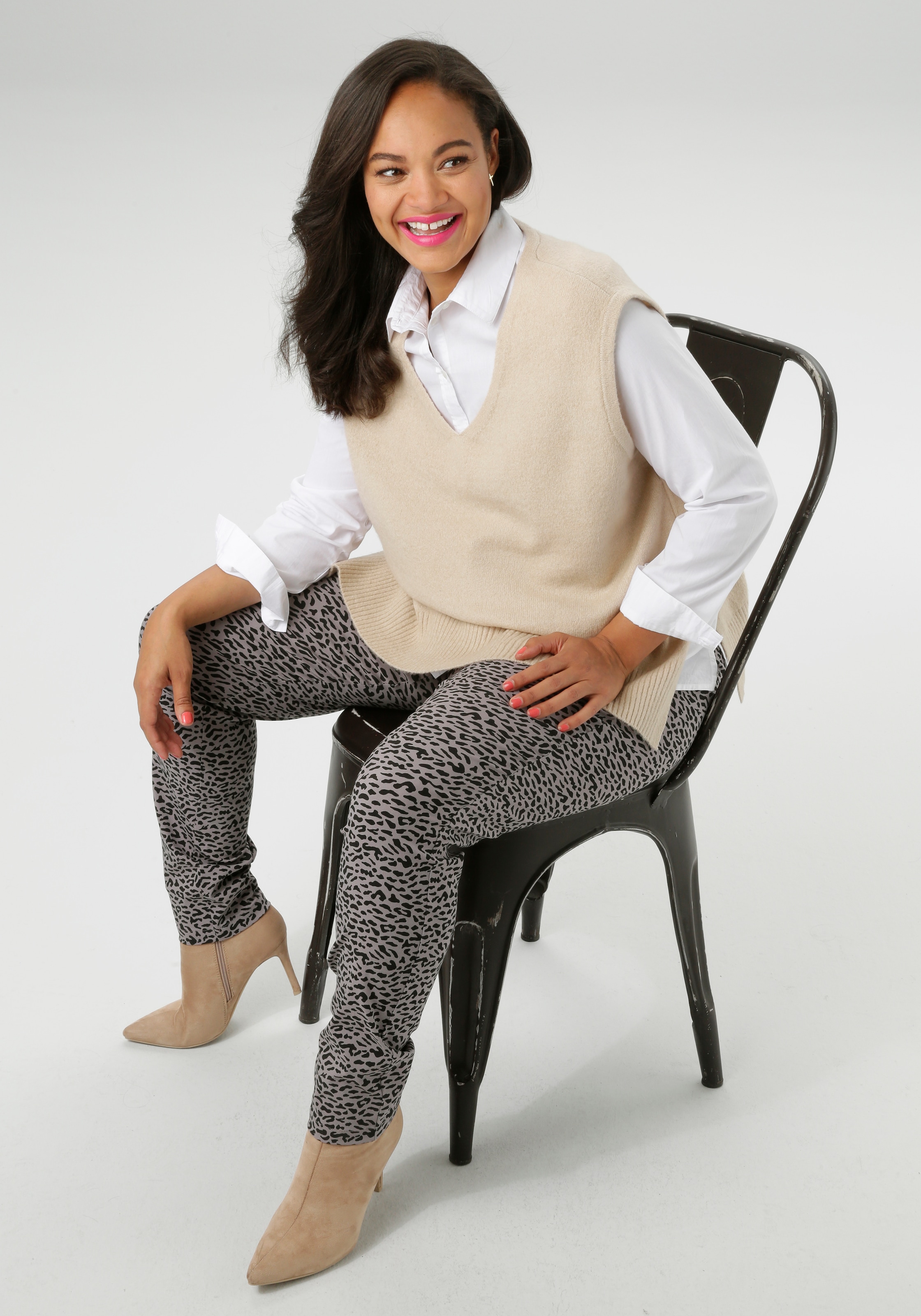Aniston PLUS Schlupfhose, in angesagtem Animal Print - NEUE KOLLEKTION