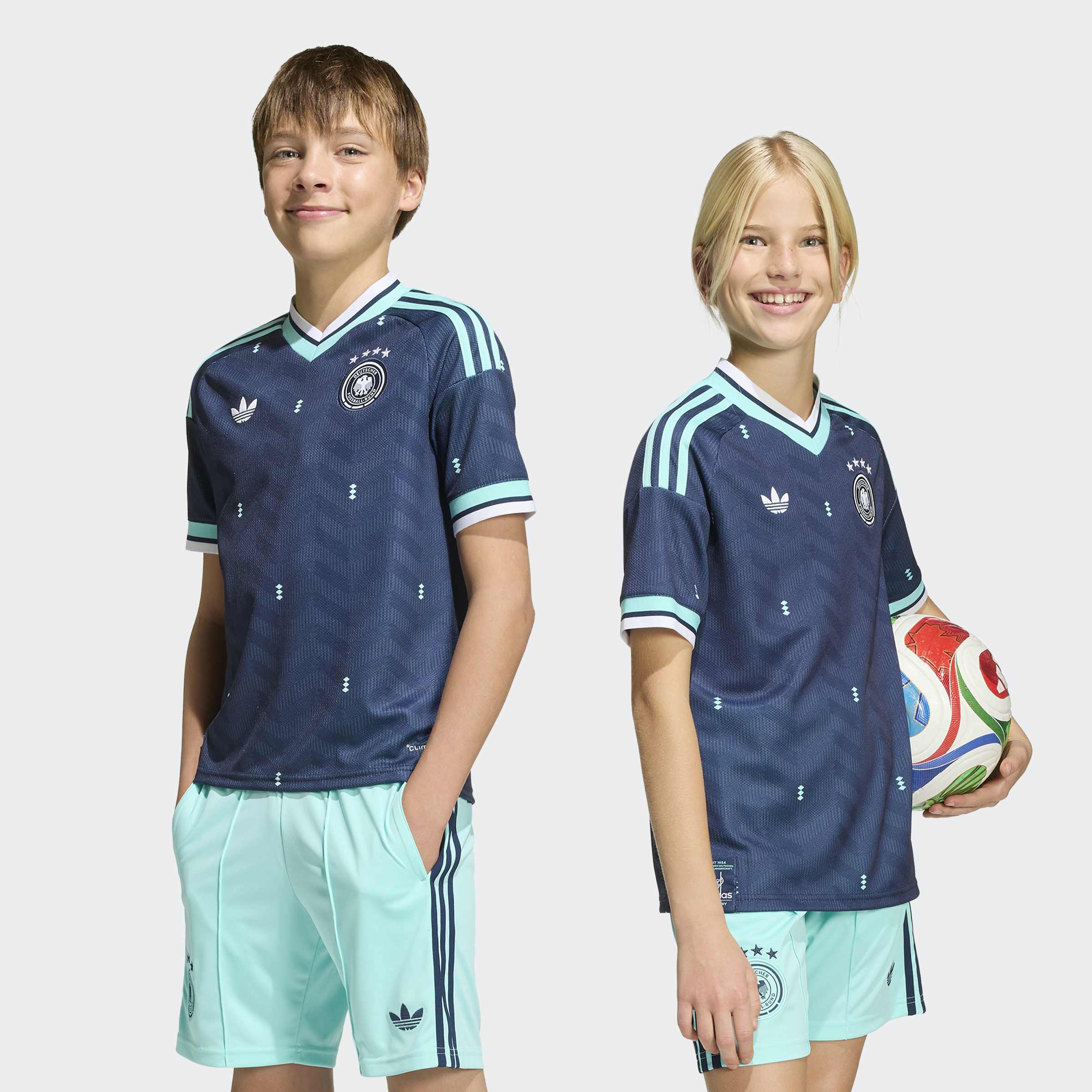adidas Performance 1100000002199 "DFB A JSY Y" für Kinder, schmal geschnitten, mit Climacool Technologie