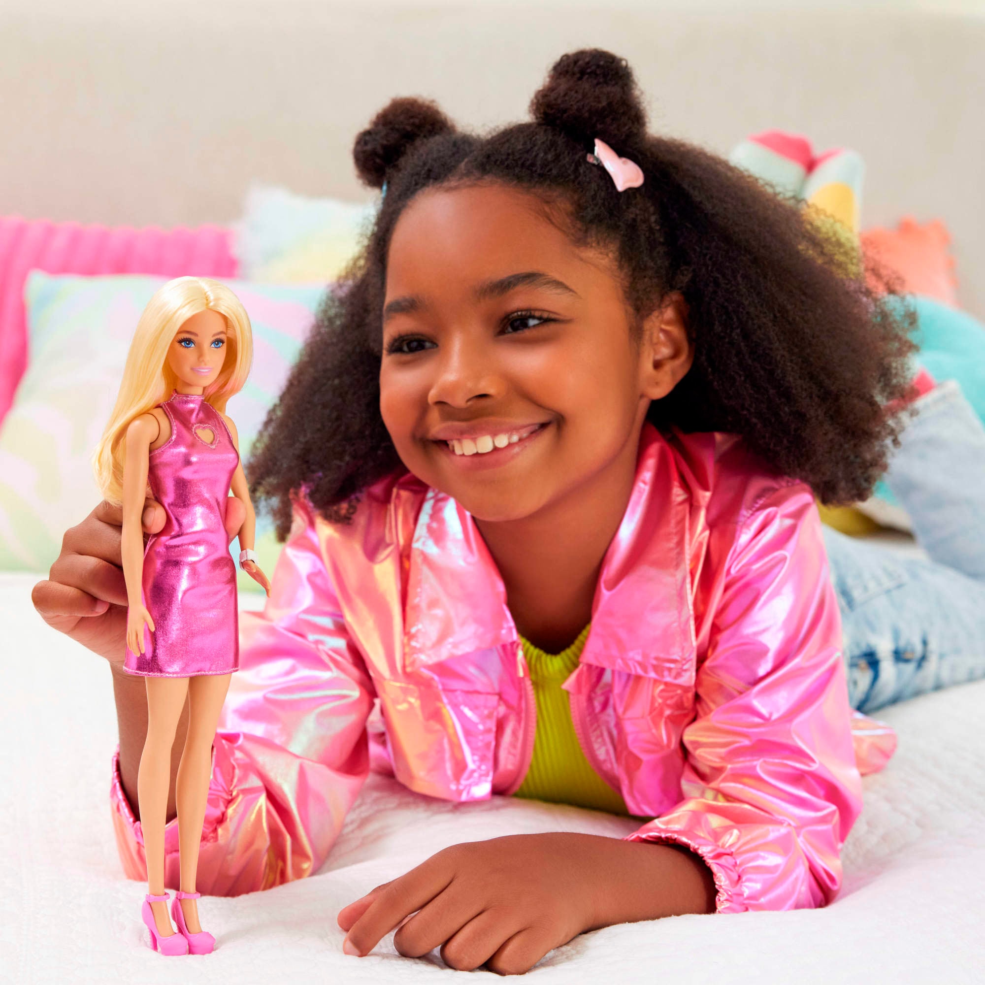 Barbie Anziehpuppe »Fashionistas Nr. 230, mit rosa Metallic-Minikleid, blond«