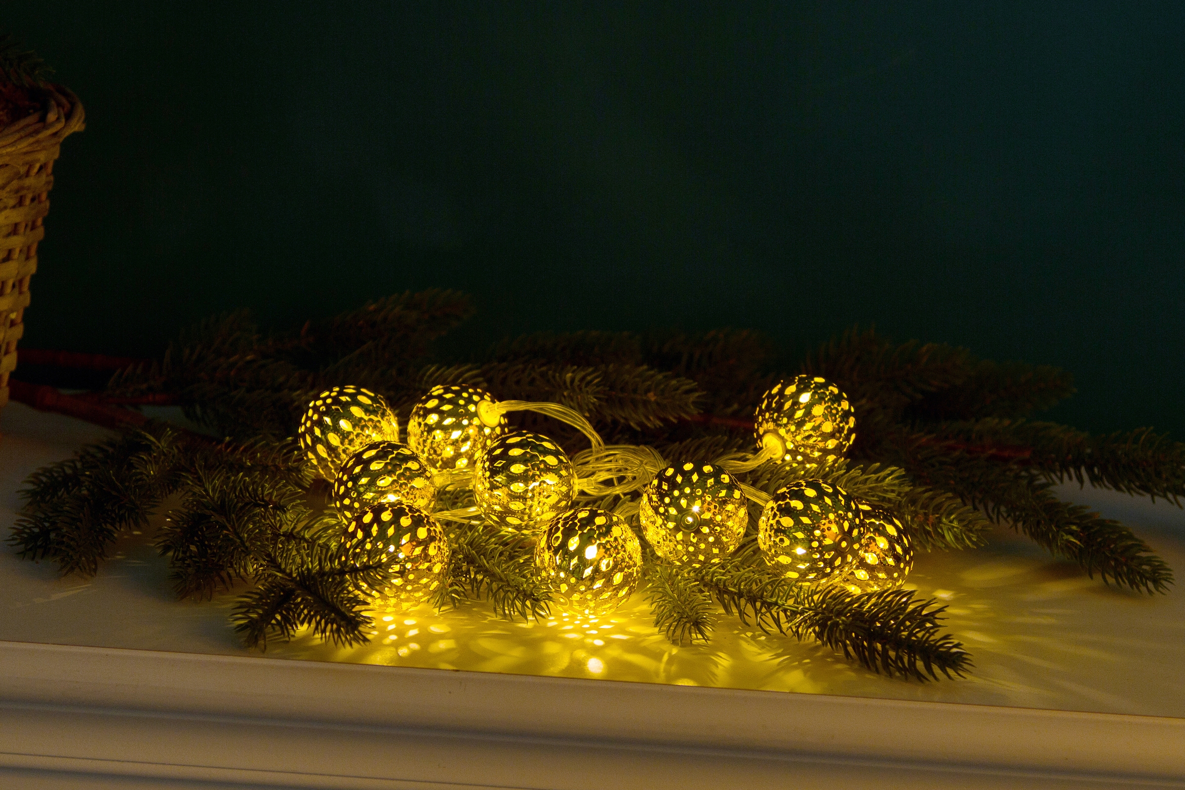 Myflair Möbel & Accessoires Dekoobjekt »Weihnachtsdeko«, LED-Lichterkette mit Kugeln, mit 10 LEDs, Länge ca. 170 cm