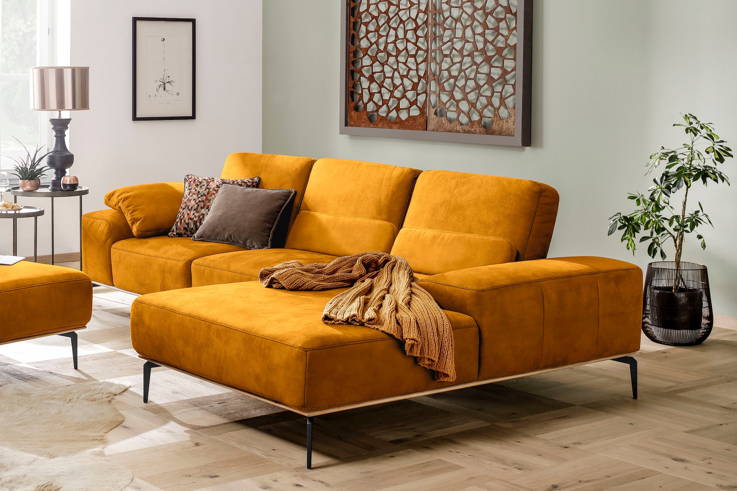 W.SCHILLIG Ecksofa "run, Designsofa mit tollem Sitzkomfort, bequem, L-Form" mit Holzsockel, Füße in Schwarz pulverbeschichtet, Breite 299 cm