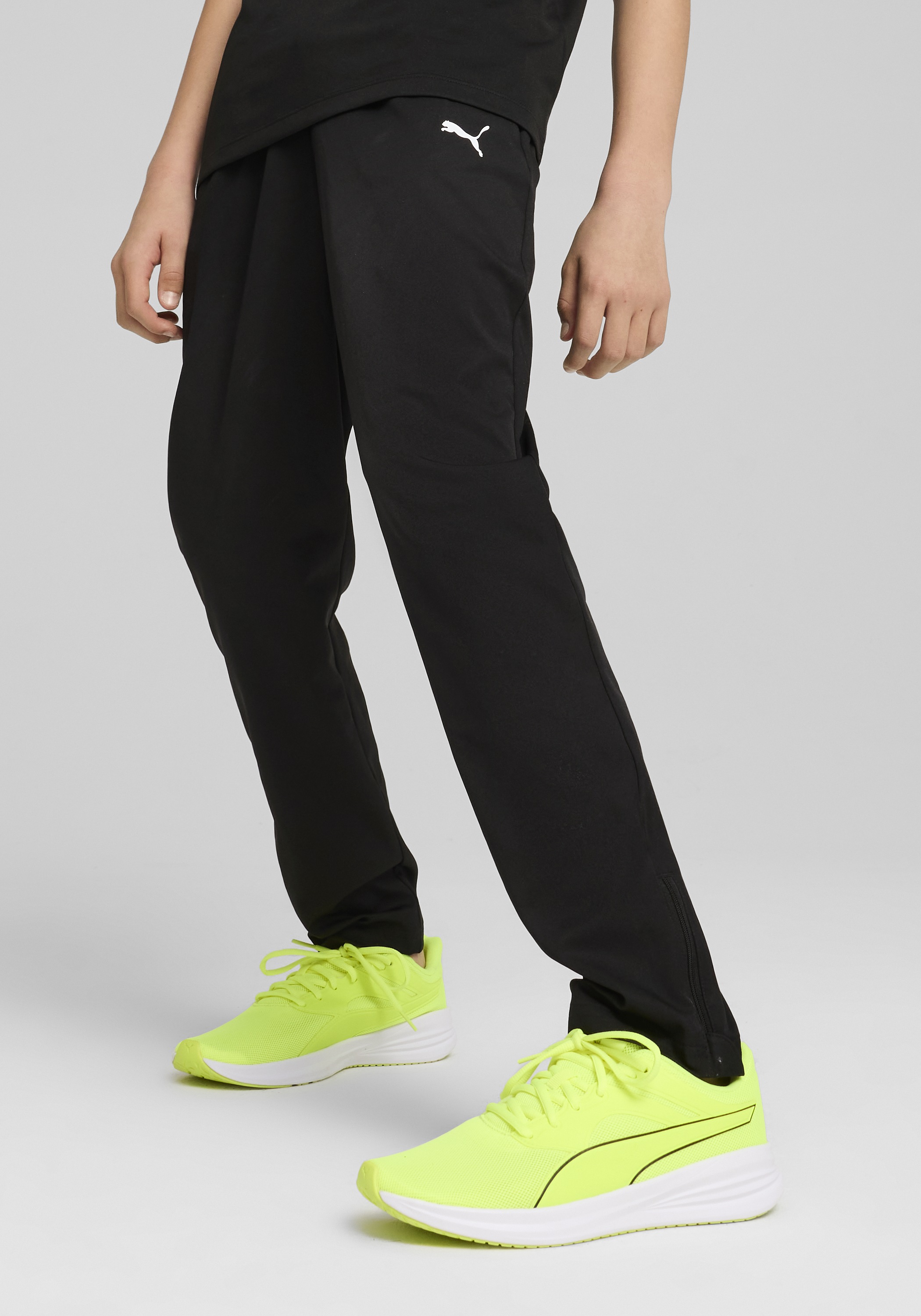 PUMA Trainingshose "TAD ESS WOVEN TAPERED PANTS B" mit DryCELL-Technologie, atmungsaktiv, Regular Fit, für Jugendliche