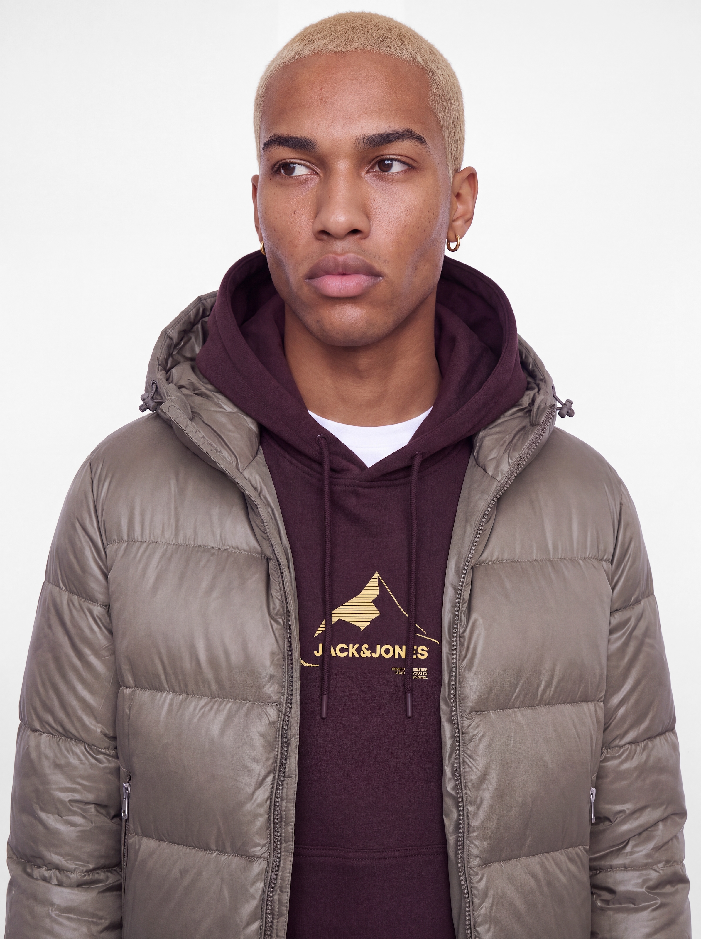 Jack & Jones Steppjacke »JCOCLUB SHINY PUFFER JACKET BF« mit Kapuze Kunstfaser, regular fit