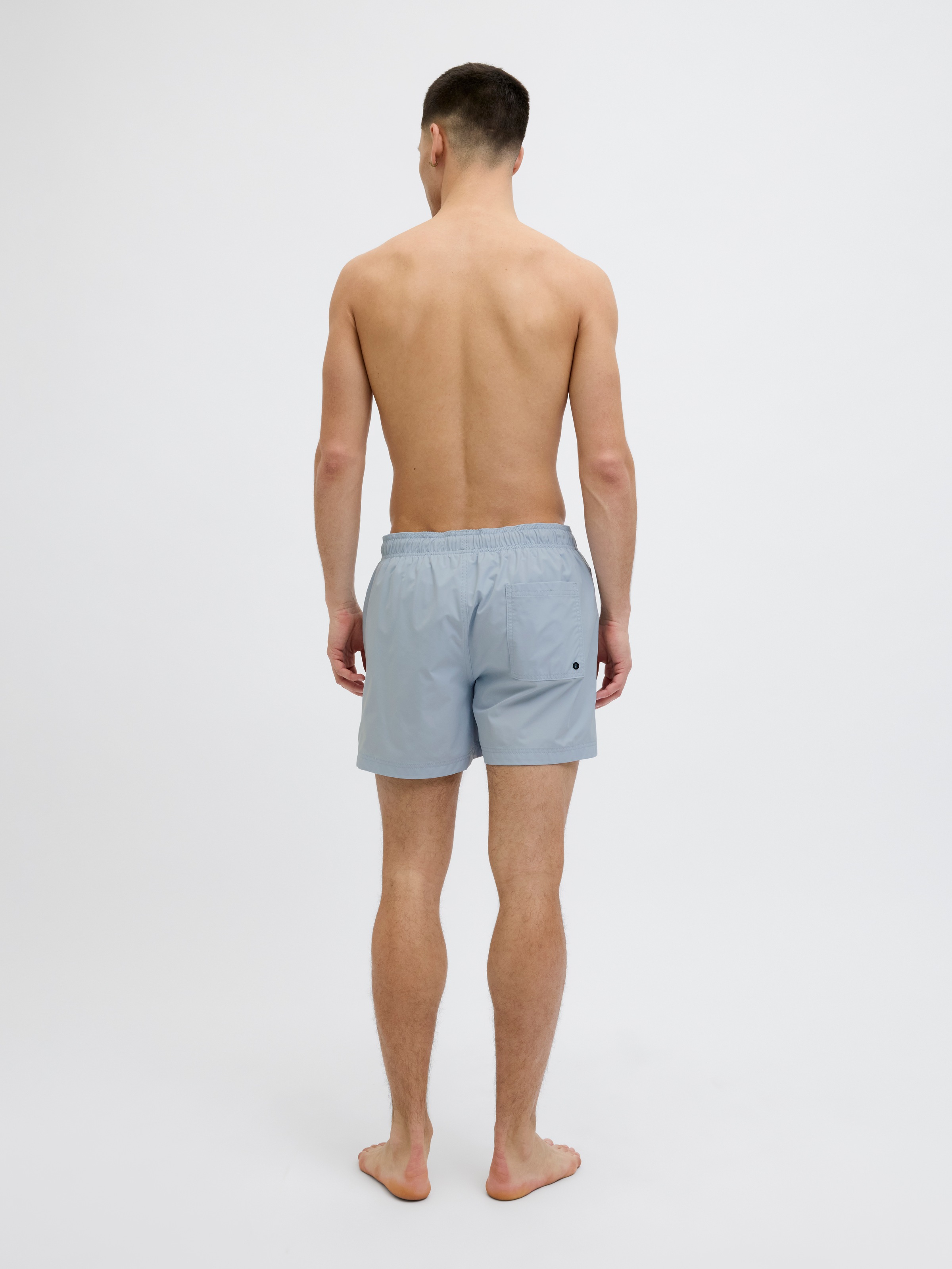 Jack & Jones Badeshorts »JPSTMAUI Badeshort mit elastischem Bund und normalem Schnitt«, unifarben, modisch, slim fit, Polyester