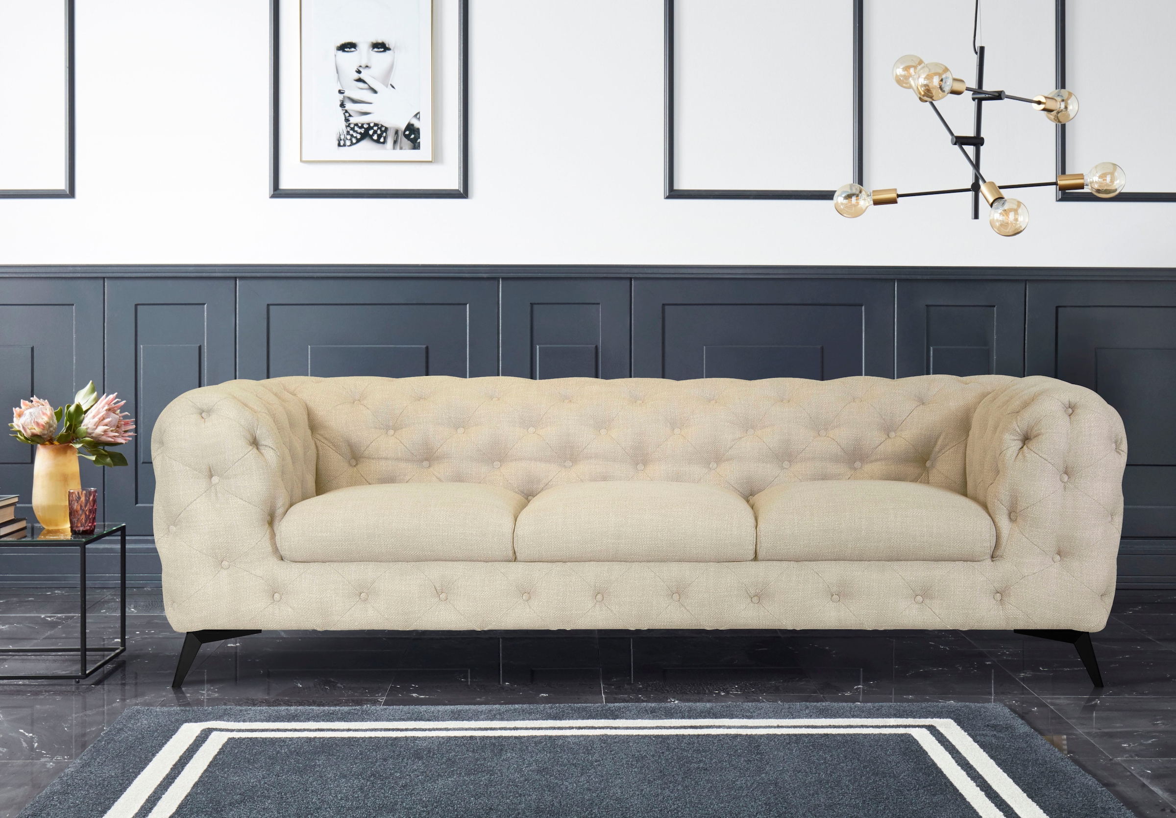 Leonique Chesterfield-Sofa »Glynis«, aufwändige Knopfheftung, moderne Chesterfield Optik, Fußfarbe wählbar