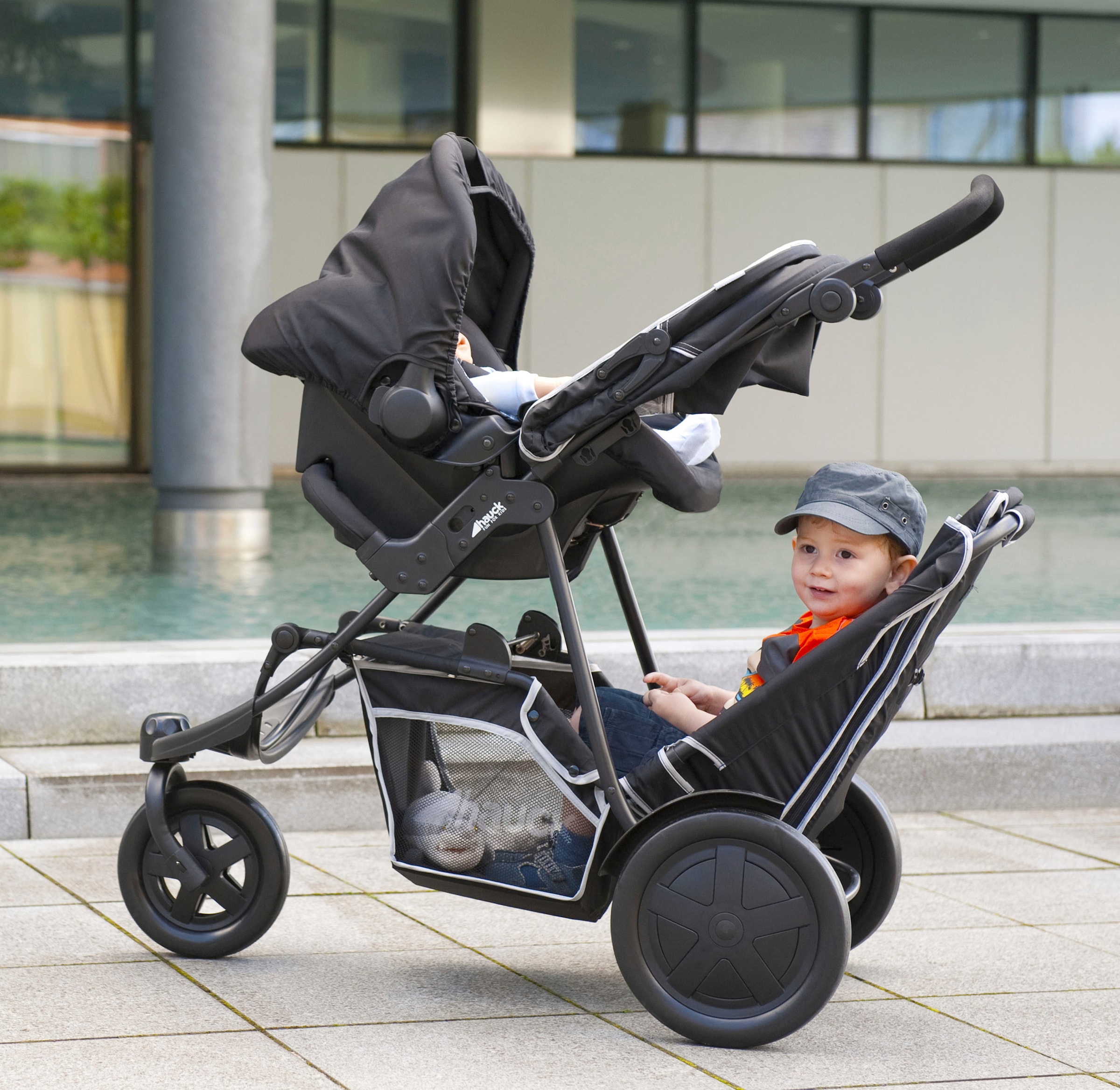 Hauck Geschwisterwagen »Freerider black«, 15 kg, mit schwenk- und feststellbarem Vorderrad