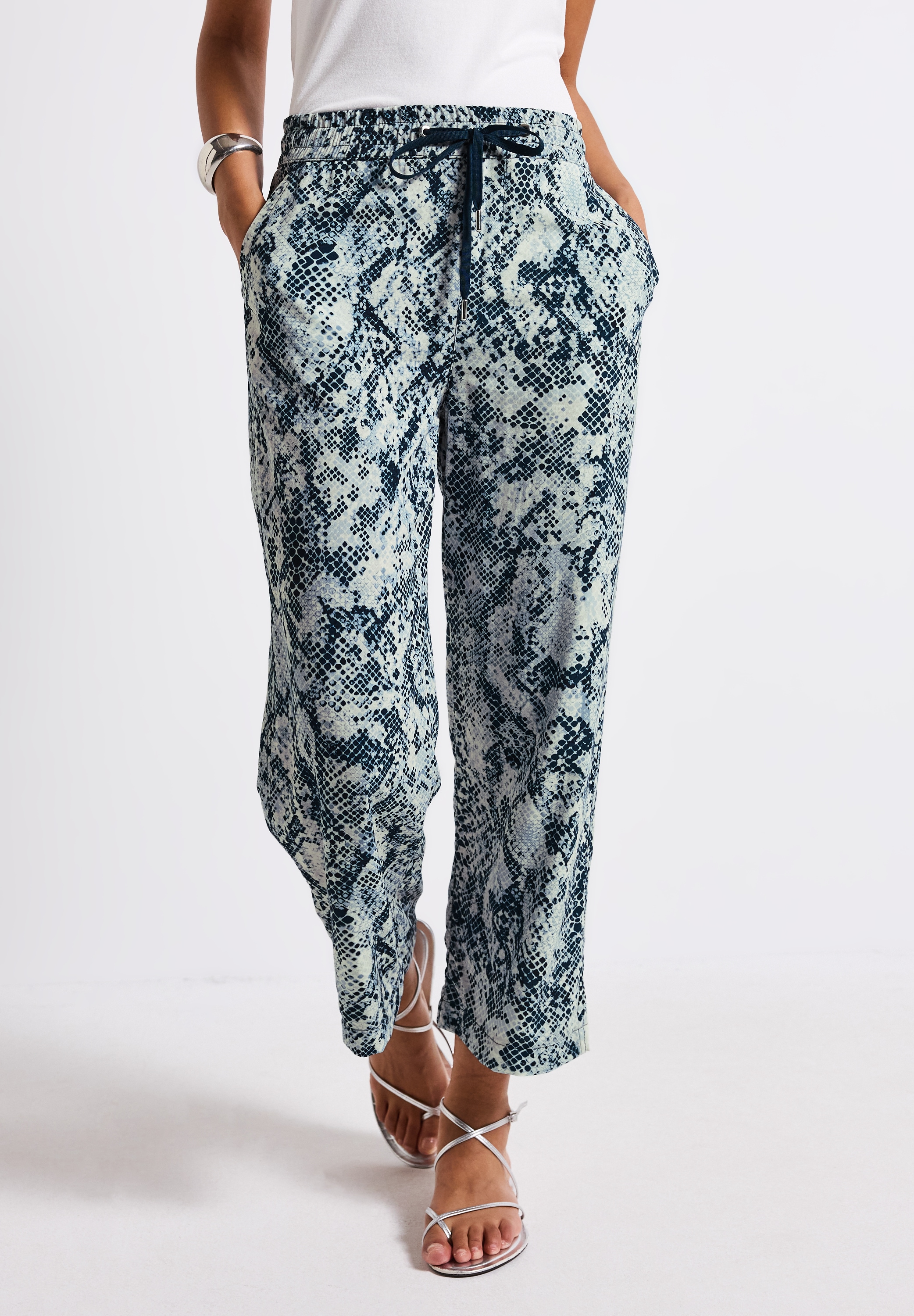 STREET ONE Stoffhose "Style Emee", mit elastischem Bund und Tunnelzug, mit günstig online kaufen
