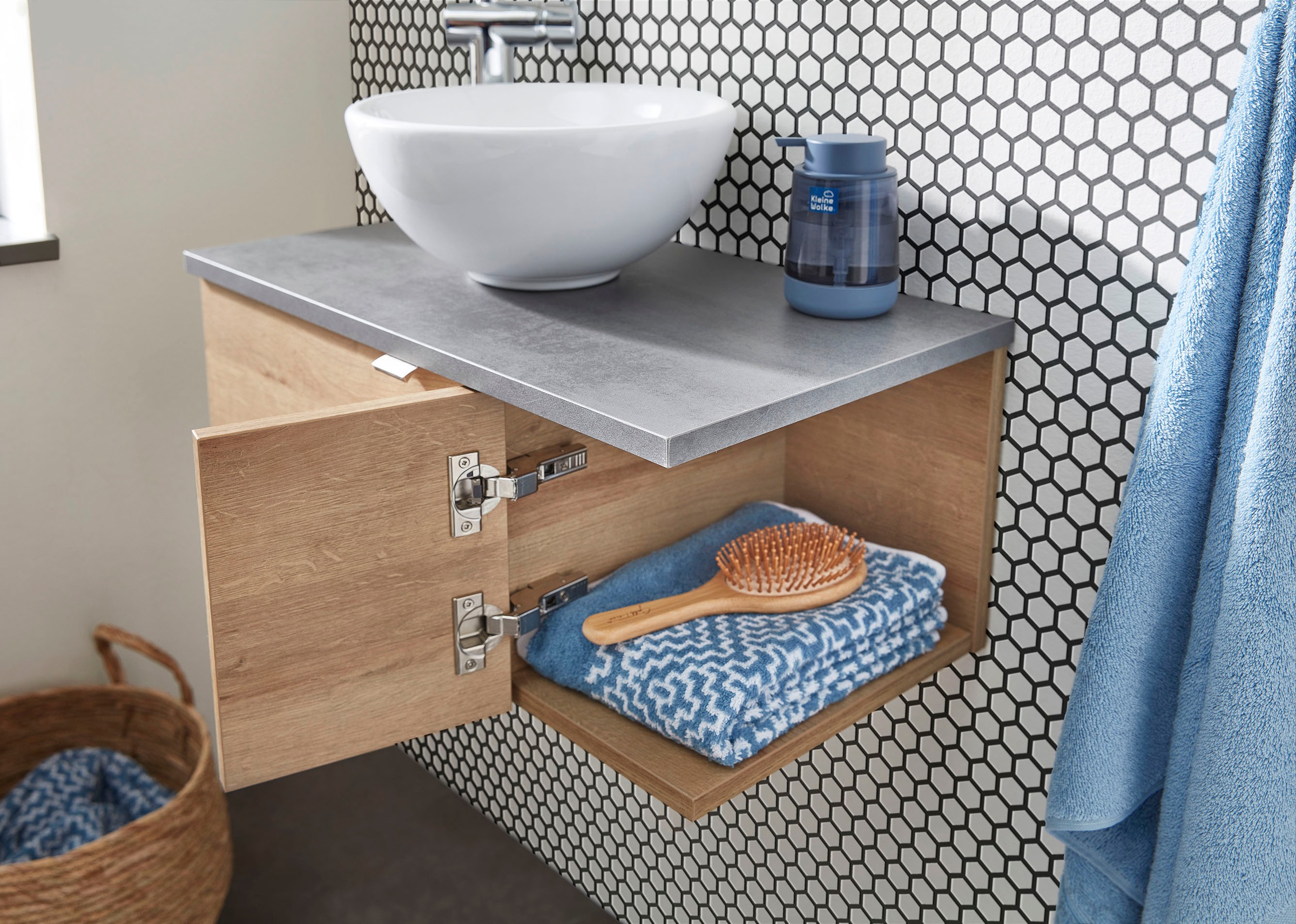 Saphir Waschtisch »Serie 6915 Waschschale mit Unterschrank für Gästebad, Gäste WC«, 61 cm breit, 2 Türen, offenes Fach, kleine Bäder, ohne Armatur
