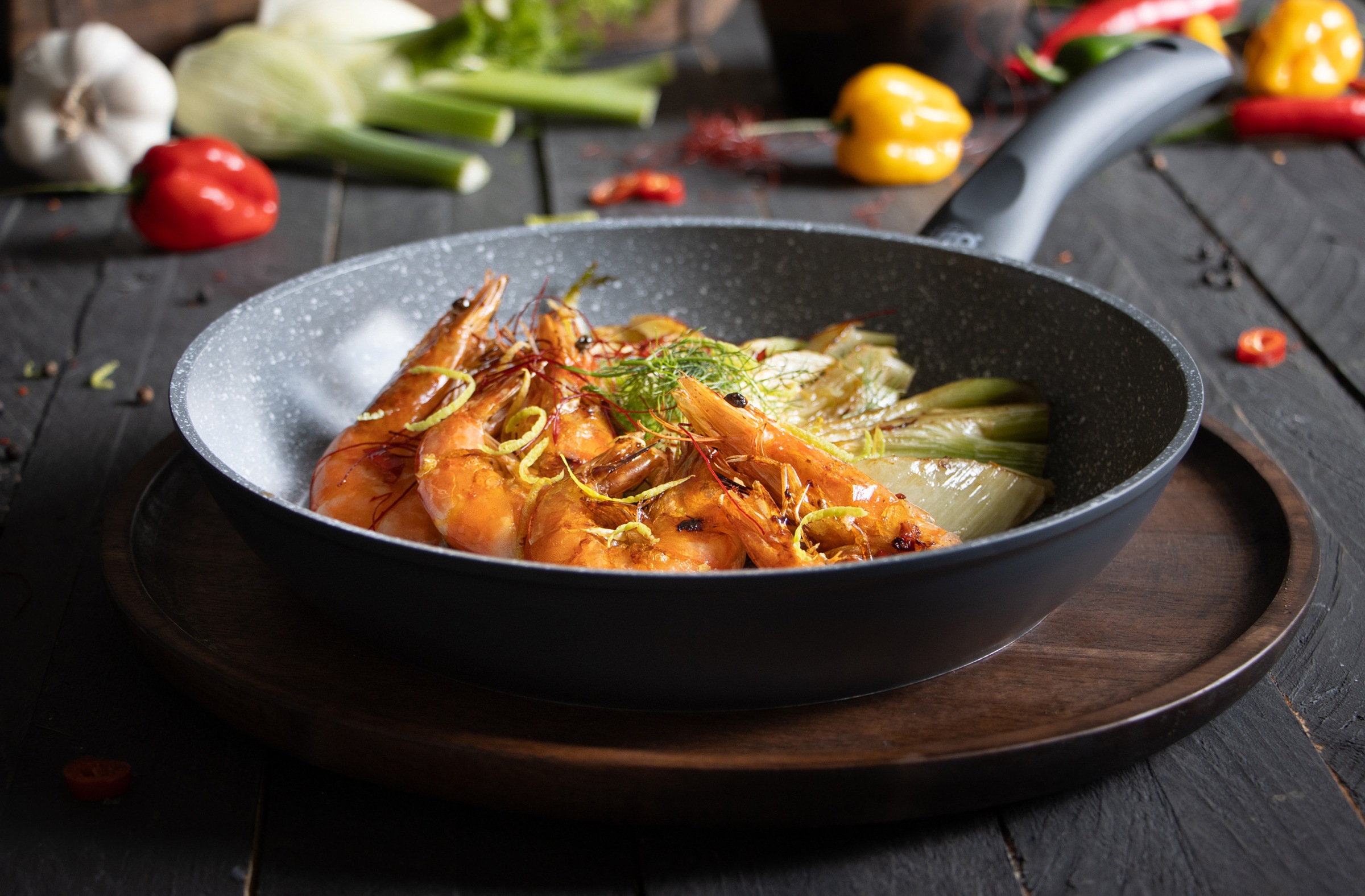 Elo Basic Bratpfanne »Colorio mit farbigem Protektor« Aluminium 1 tlg. hellgrau mit passendem Pfannenschoner