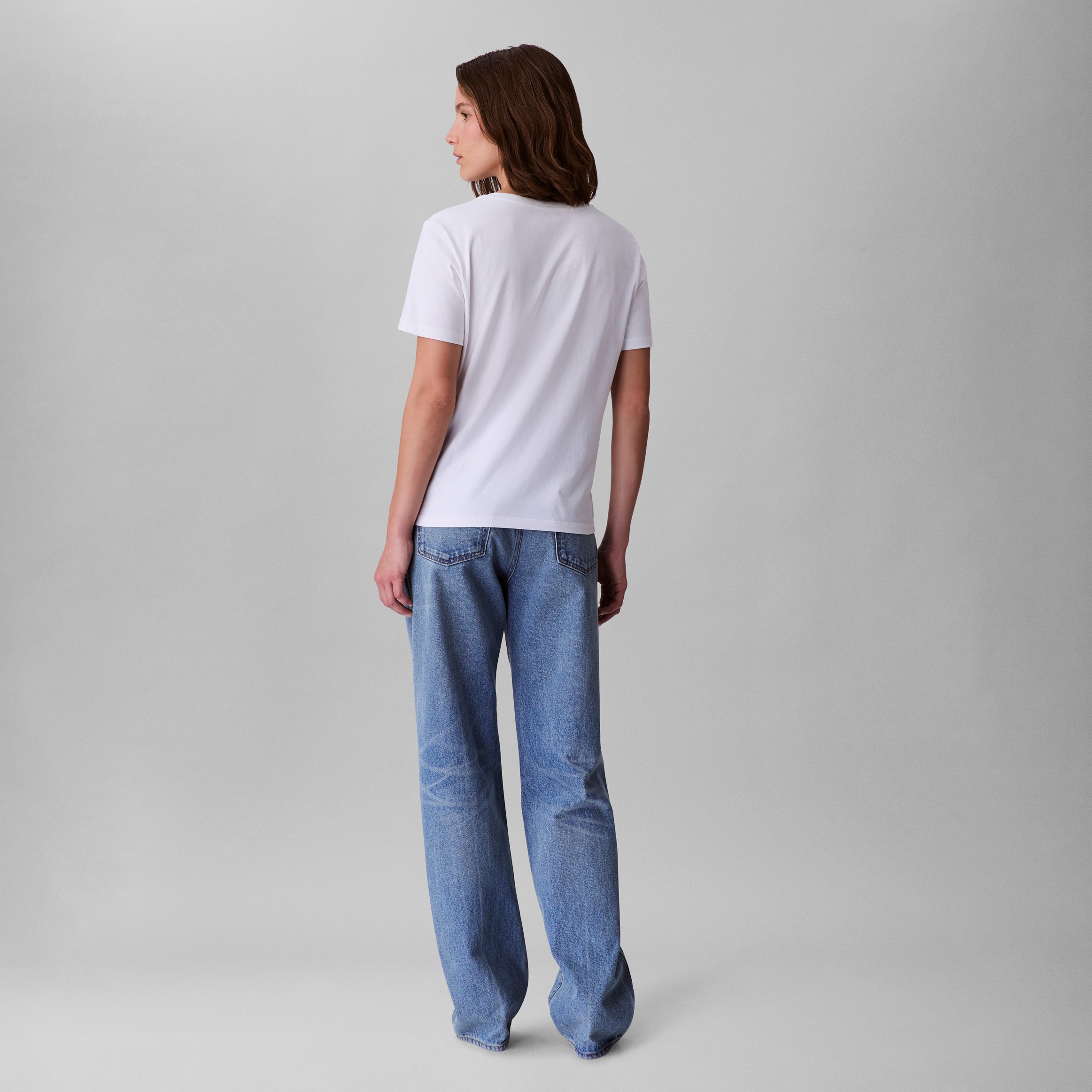 Calvin Klein Jeans Kurzarmshirt »A- Logo VN 2 pack Tee«, (Packung, 2er-Pack), Mit V-Ausschnitt