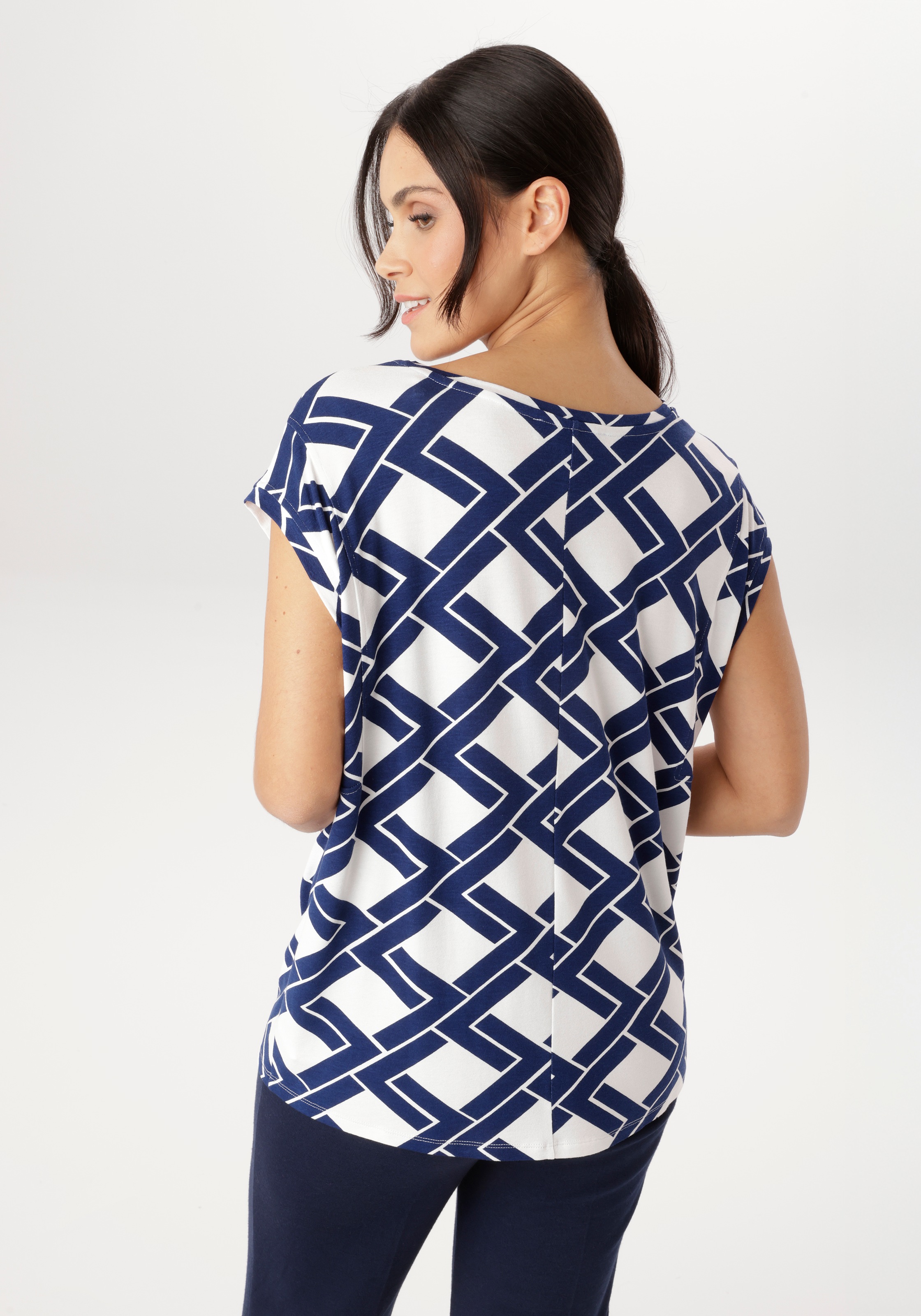 Aniston SELECTED T-Shirt überschnittene Schultern und fixiertem Umschlag - günstig online kaufen