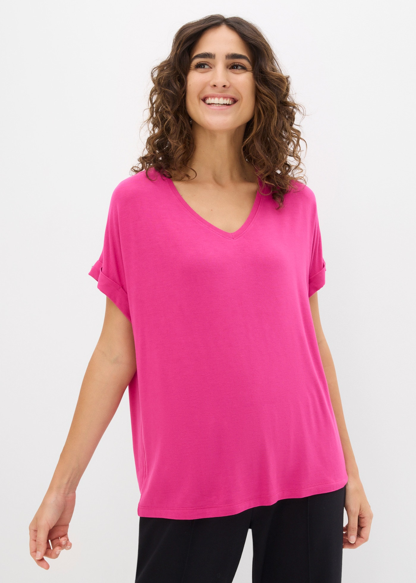 bonprix T-Shirt Oversize-Passform, V-Ausschnitt, für Frühling und Sommer
