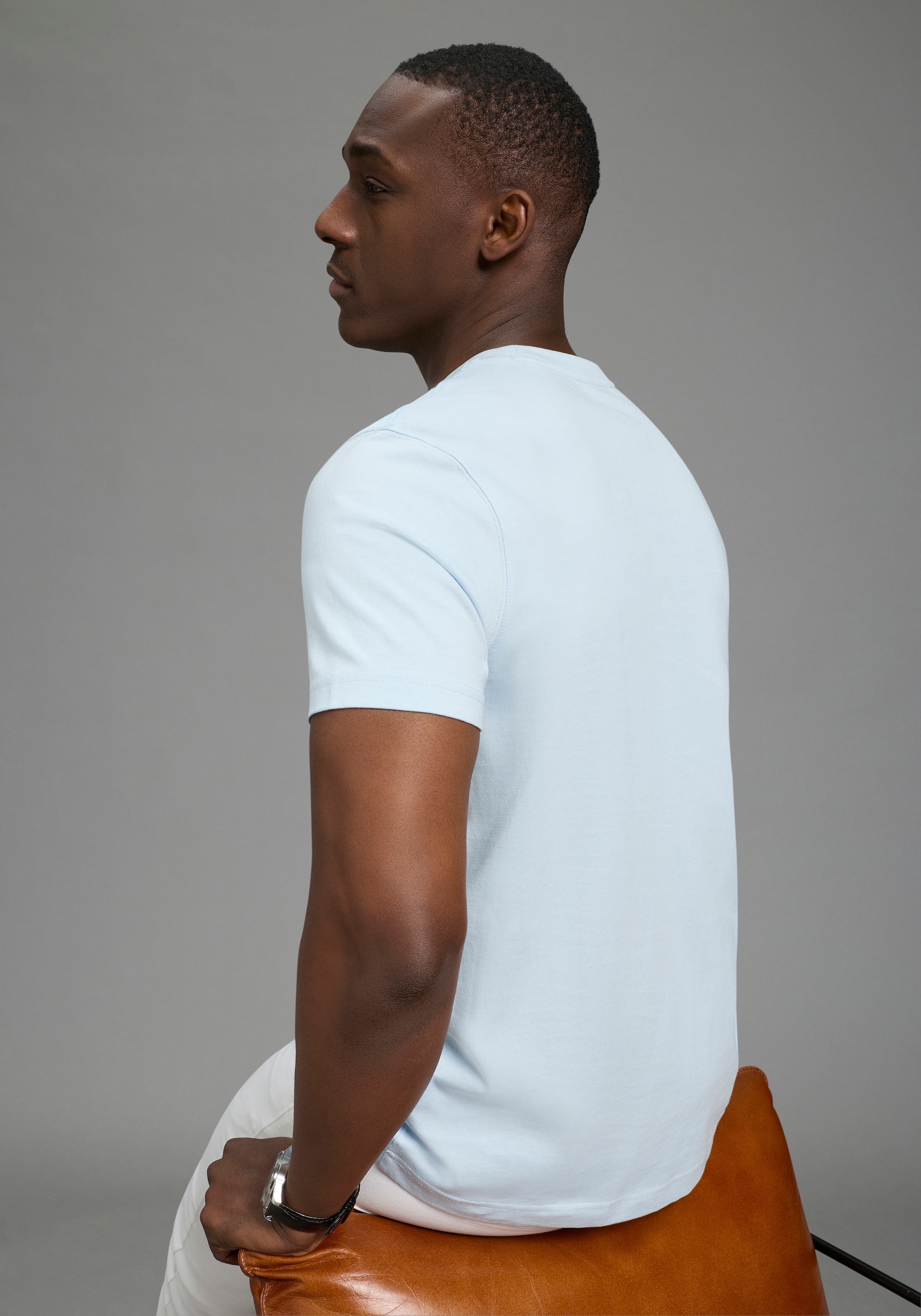 DELMAO Rundhalsshirt Kurzarm,  mit coolem Print,  Rundhalsausschnitt,  aus 100% Baumwolle