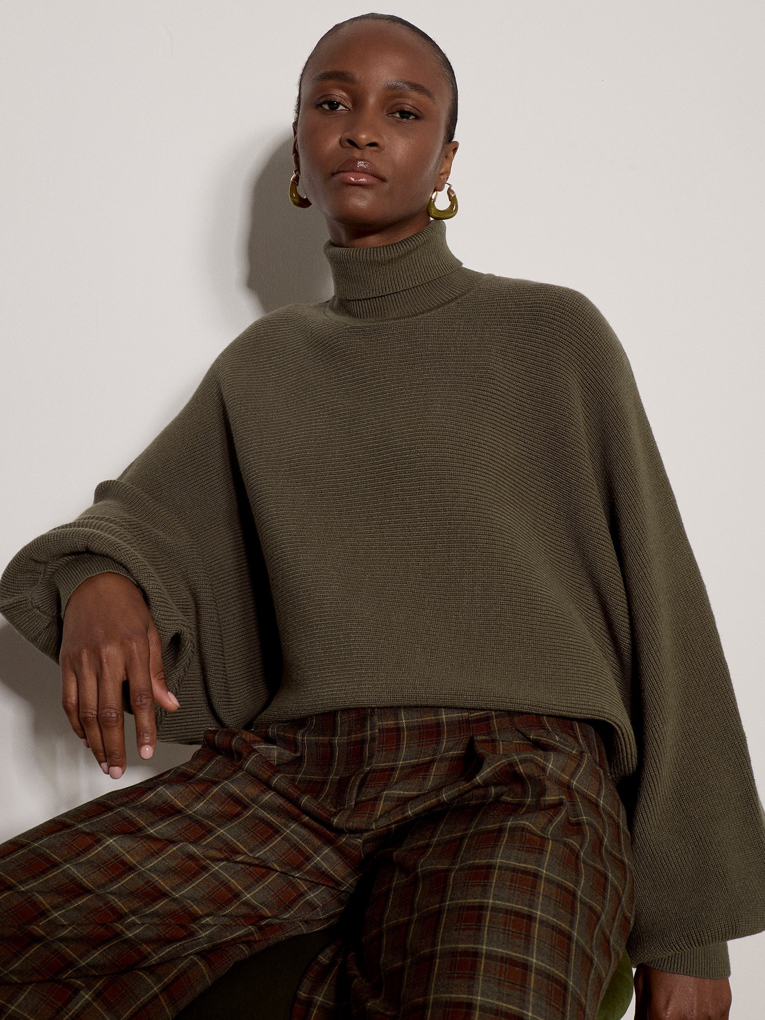 Apricot Fledermauspullover »Gestrickter Cape-Pullover mit Fledermausärmeln« mit Rollkragen