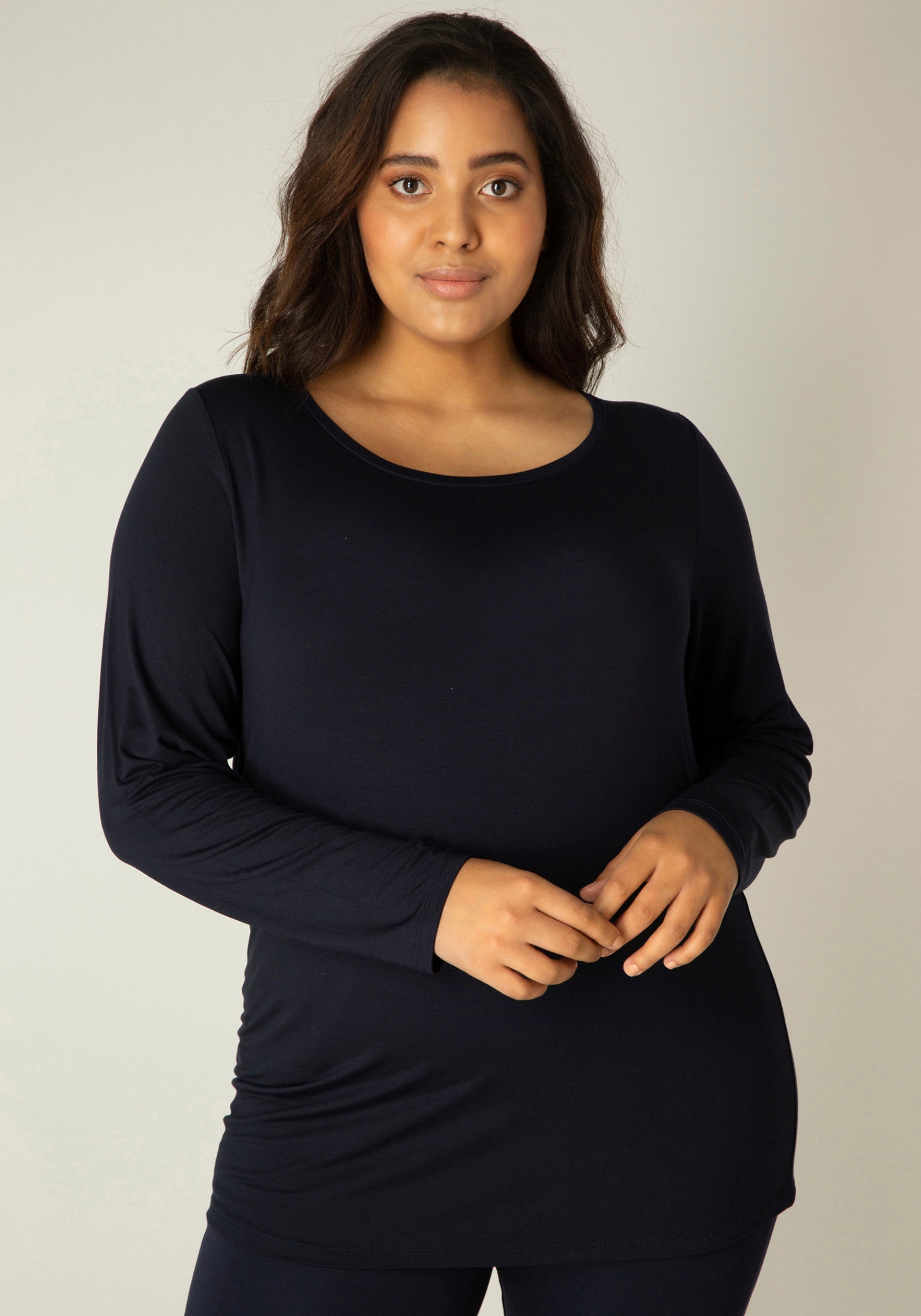 Base Level Curvy Langarmshirt, mit Rundhalsausschnitt