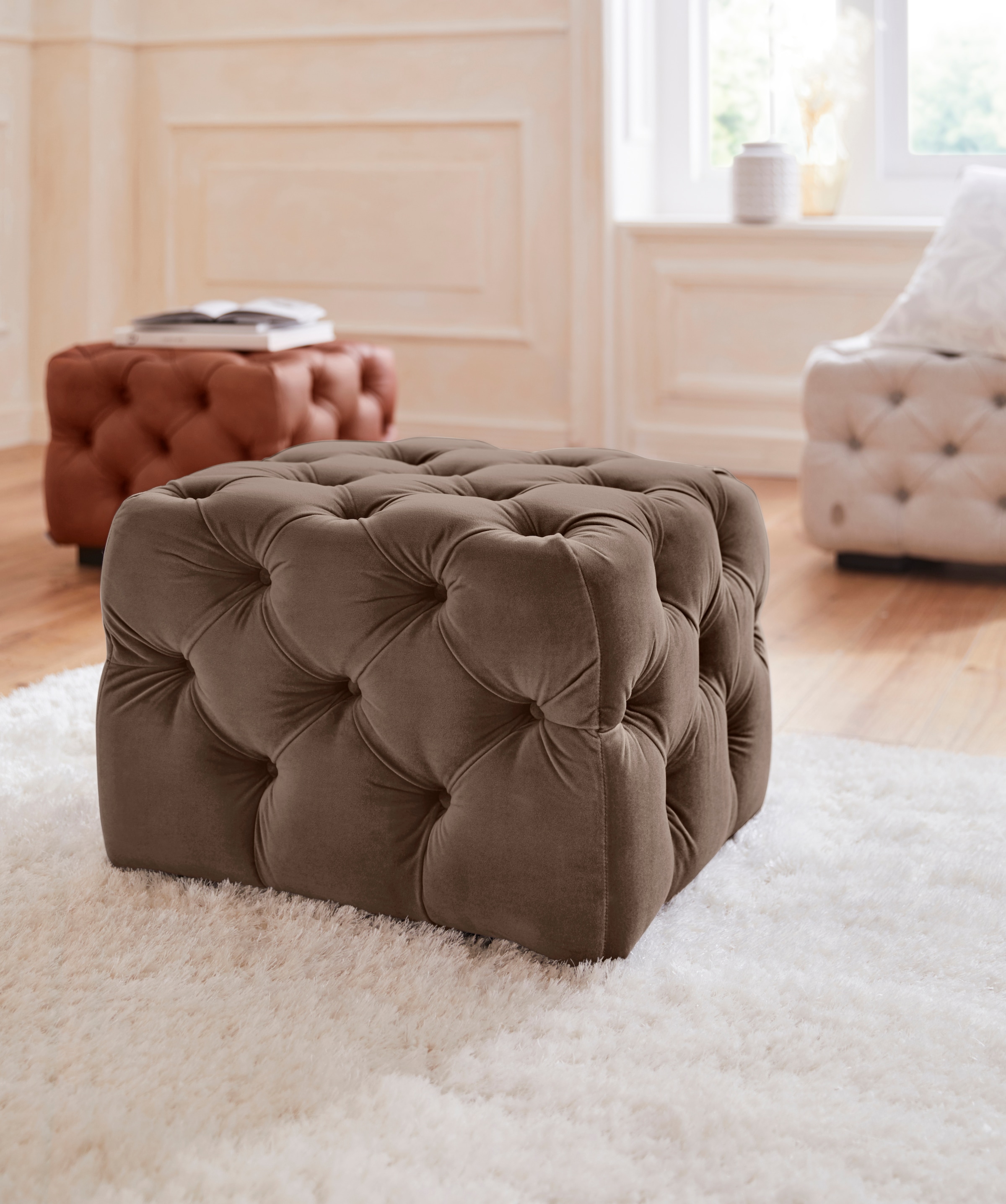 Polsterhocker »Kalina«, mit klassischer Chesterfield-Knopfheftung, passend zur Serie...