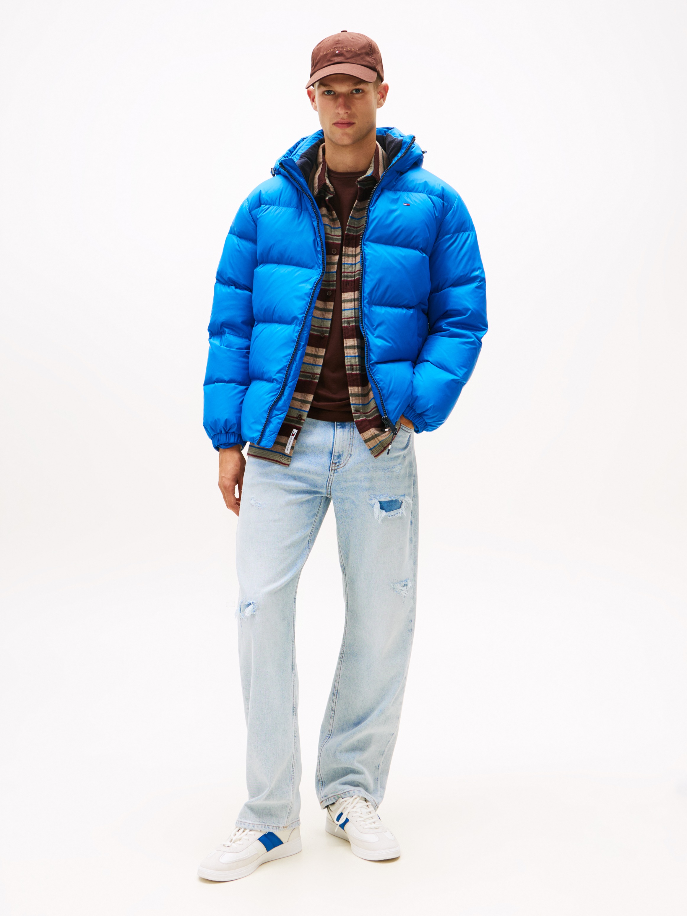 Steppjacke TOMMY JEANS "TJM ESSENTIAL DOWN JACKET EXT", Herren, Gr. M, blau (vibrant indigo), Web, Obermaterial: 100% Polyamid. Futter: 100% Polyester, Jacken Steppjacke, Winterjacke Outdoorjacke Gefüttert 2 in 1 Jacke abnehmbare Kapuze 2