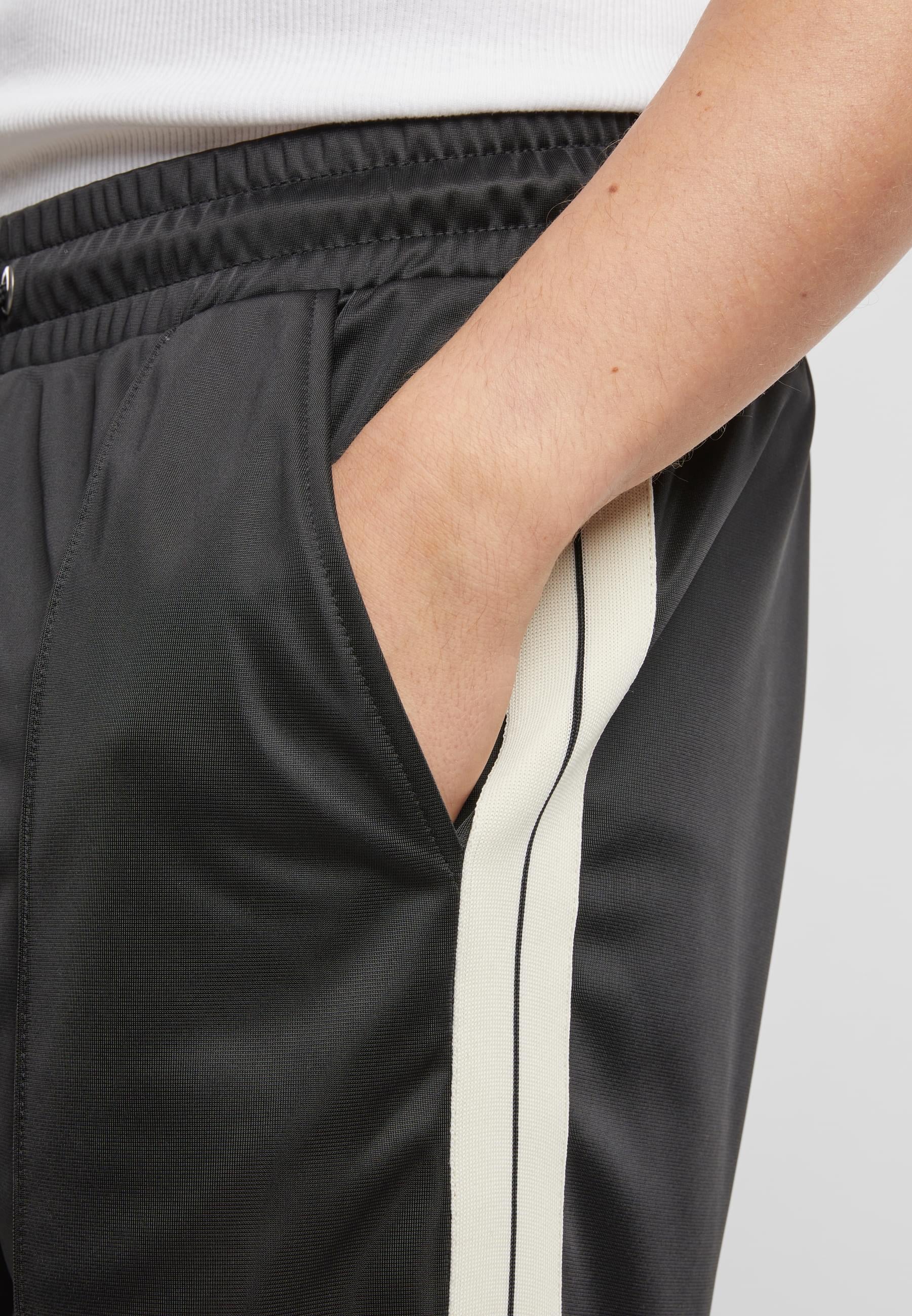 URBAN CLASSICS Shorts »Urban Classics Tennis Core Shorts«, (1 tlg.)