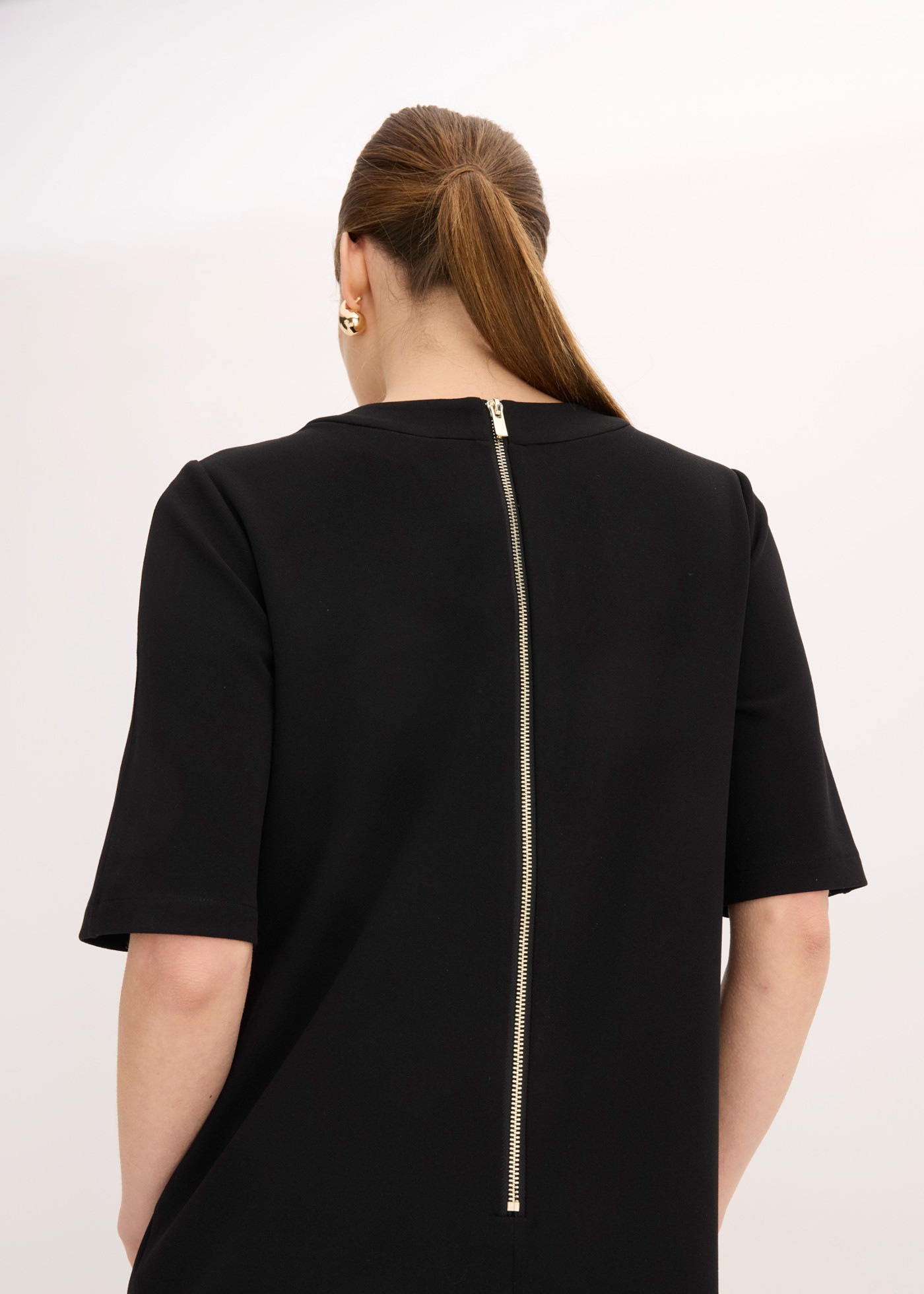 bonprix Midikleid loose fit, Kurzarm-Design, aus Polyester und Elasthan, Midilänge