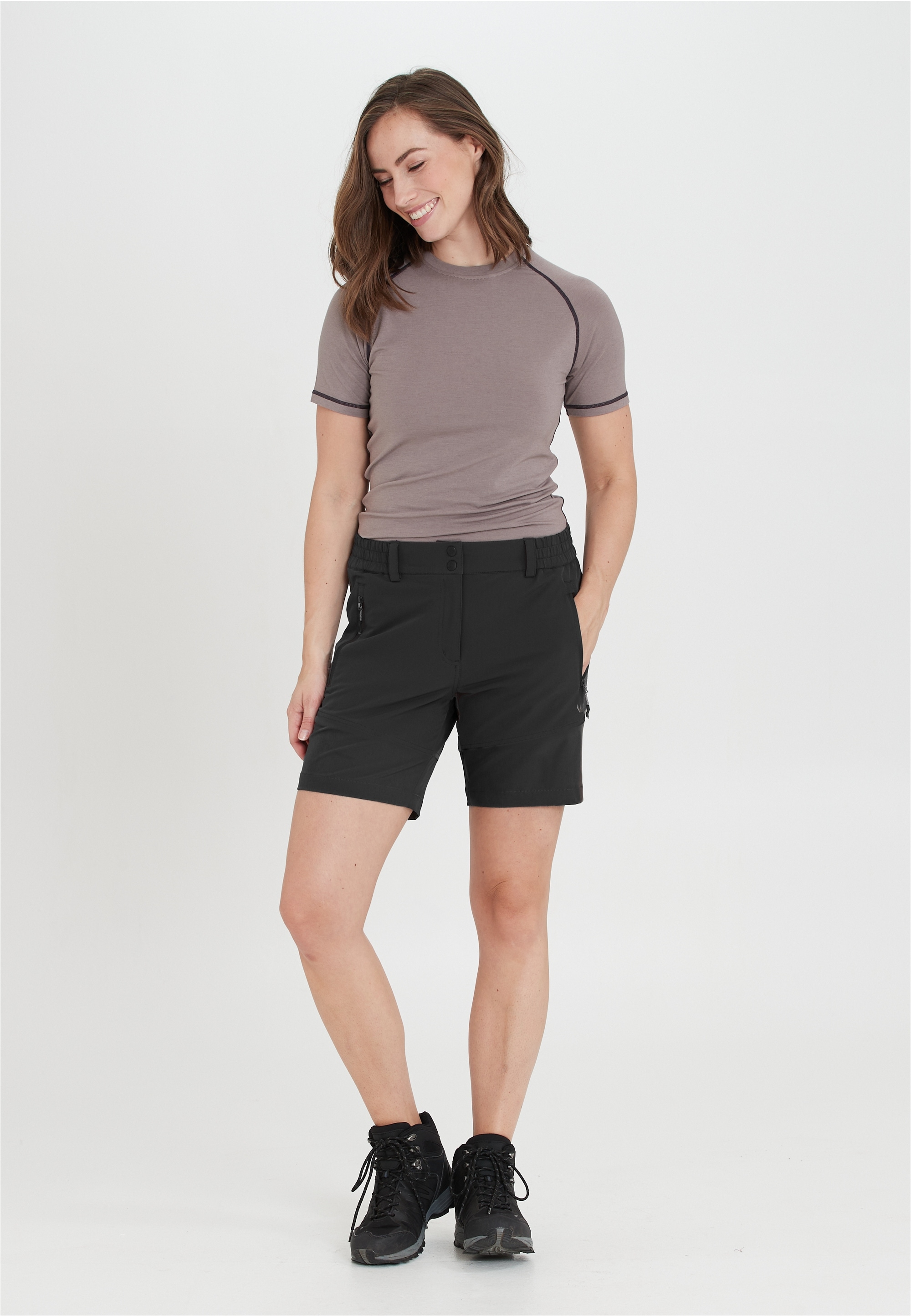 WHISTLER Shorts »LALA«, mit extra komfortablem Funktionsstretch