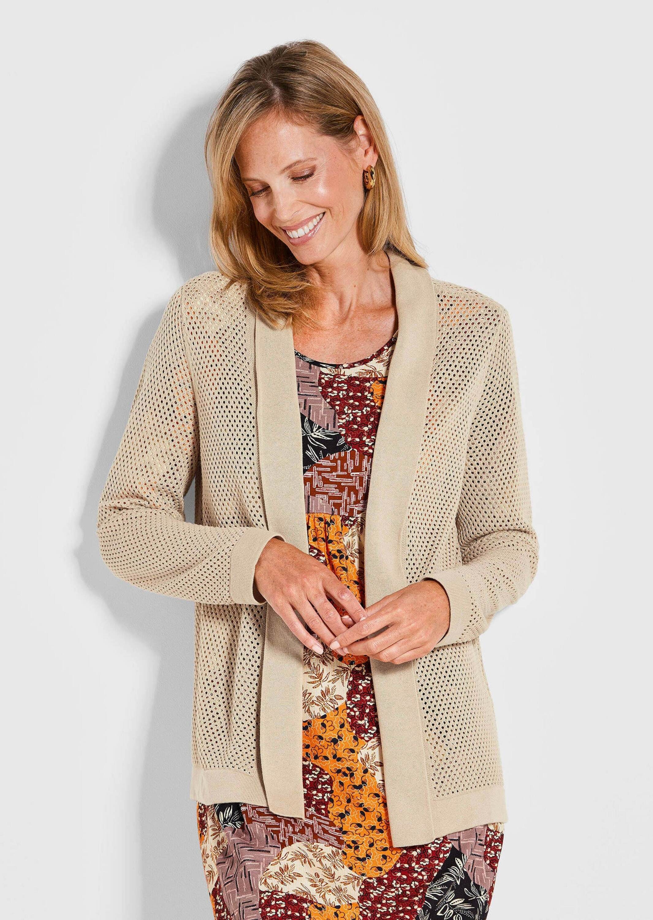 GOLDNER Strickjacke »Kurzgröße Braune Cardigan mit Ajourmuster«