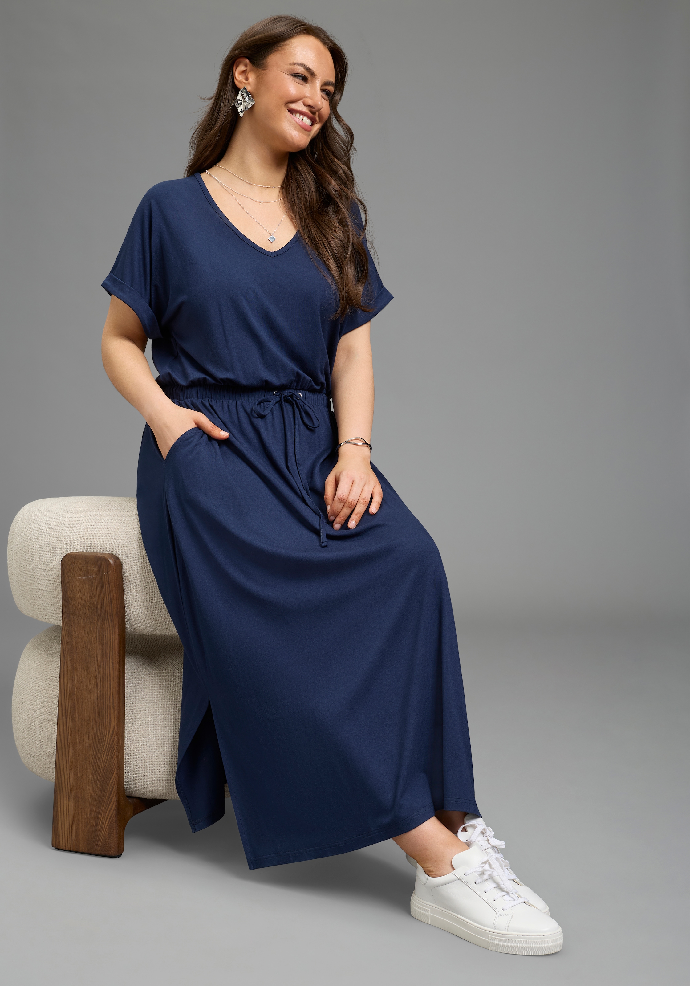 Laura Scott CURVE Jerseykleid Eingrifftaschen in Midilänge, V-Ausschnitt, p günstig online kaufen