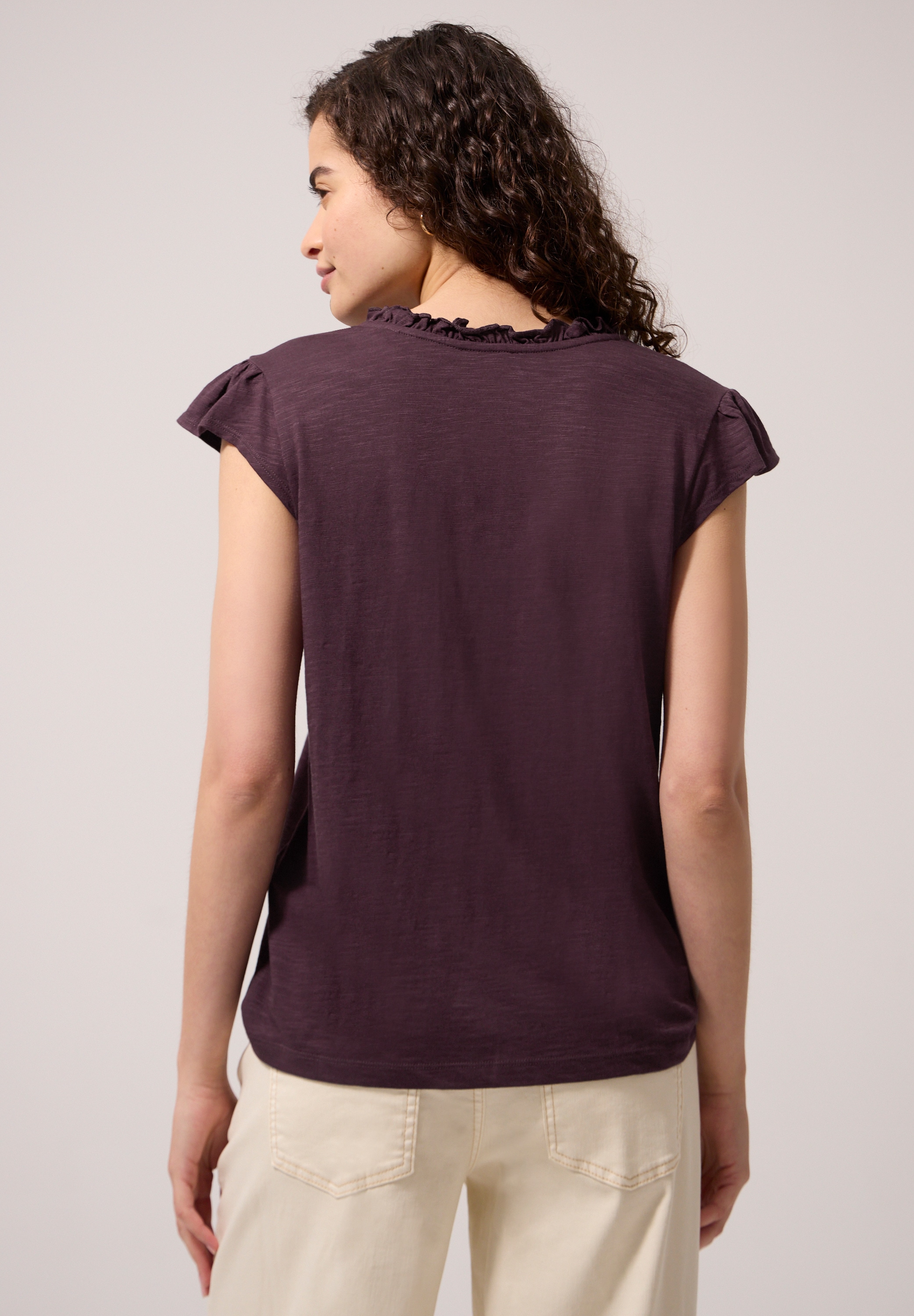 STREET ONE STUDIO V-Shirt mit geschlitztem Rundhalsausschnitt