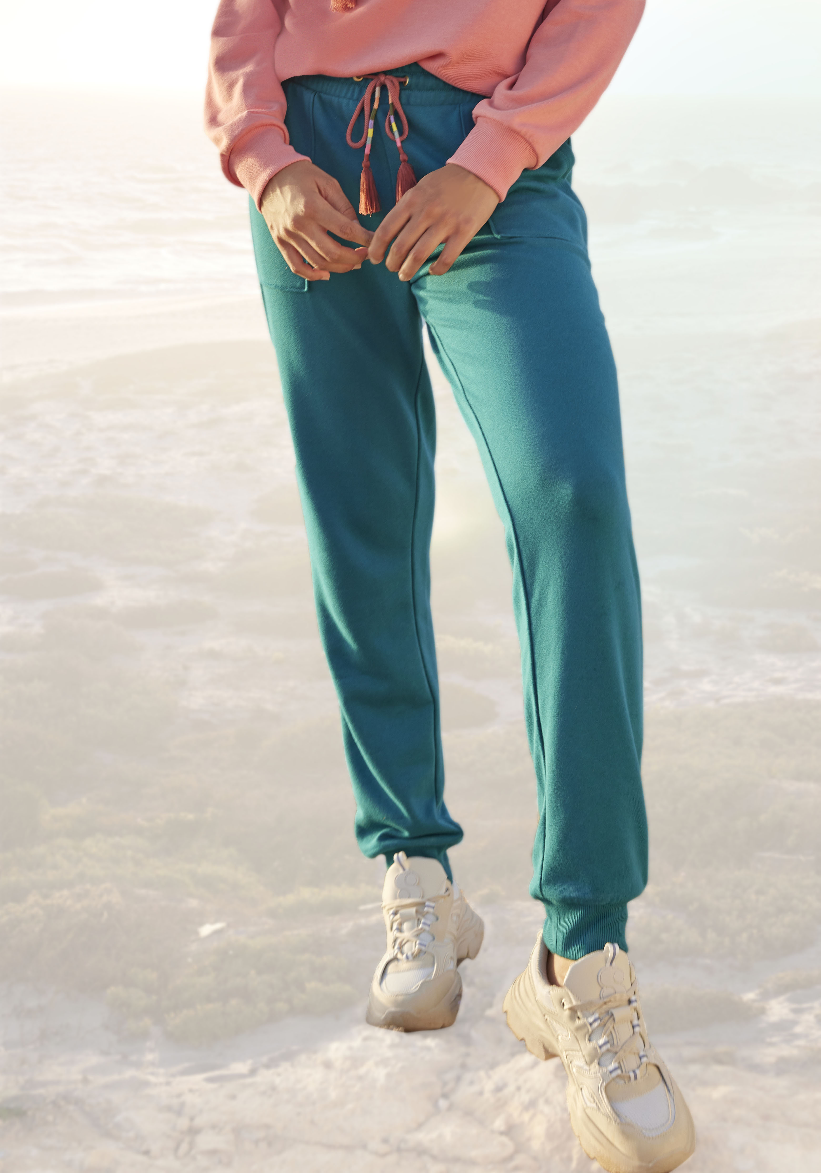 Vivance Sweathose Relaxhose, Loungehose mit aufgesetzten Taschen, Loungewear