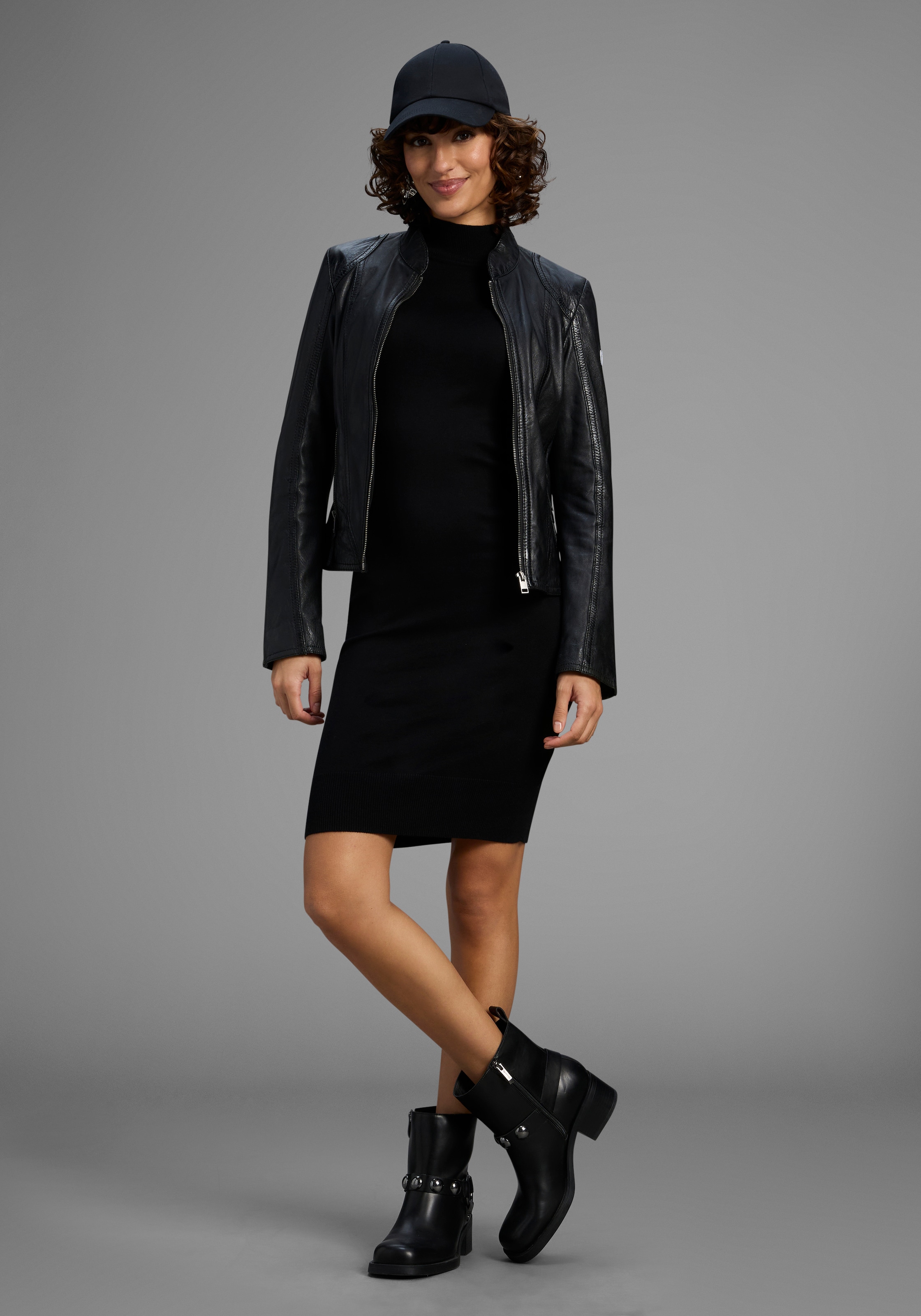 Bruno Banani Strickkleid, mit edlem Kontraststreifen
