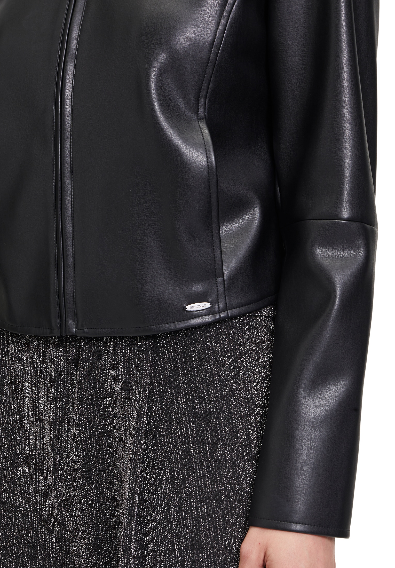 Betty&Co Jackenblazer »Betty & Co Damen Bikerjacke mit Stehkragen«, Nahtführung