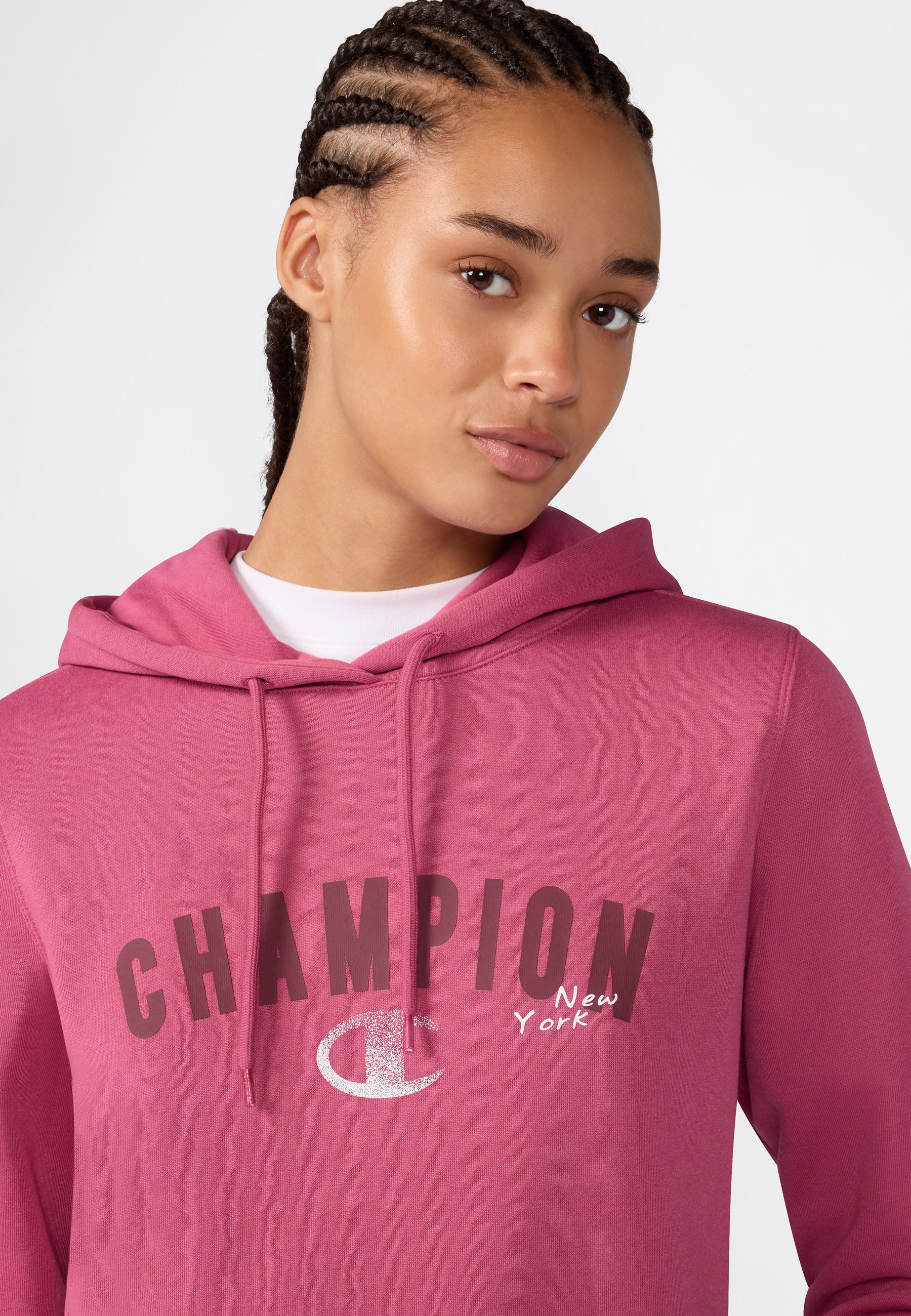 Champion Kapuzensweatshirt »SPORTWEAR HOODIE Slim Fit«, mit sportlicher Optik, körpernahe Slim-Fit-Passform, moderner Schnitt
