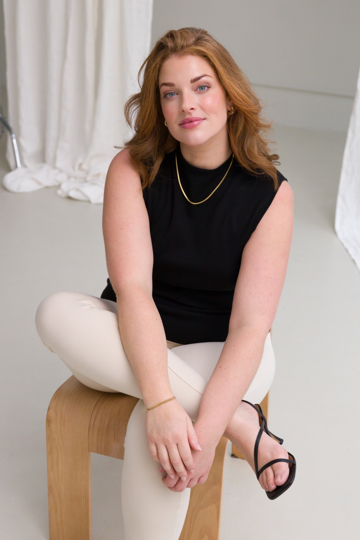 Base Level Curvy Ripptanktop , mit hochgeschlossenem Kragen, ärmellos