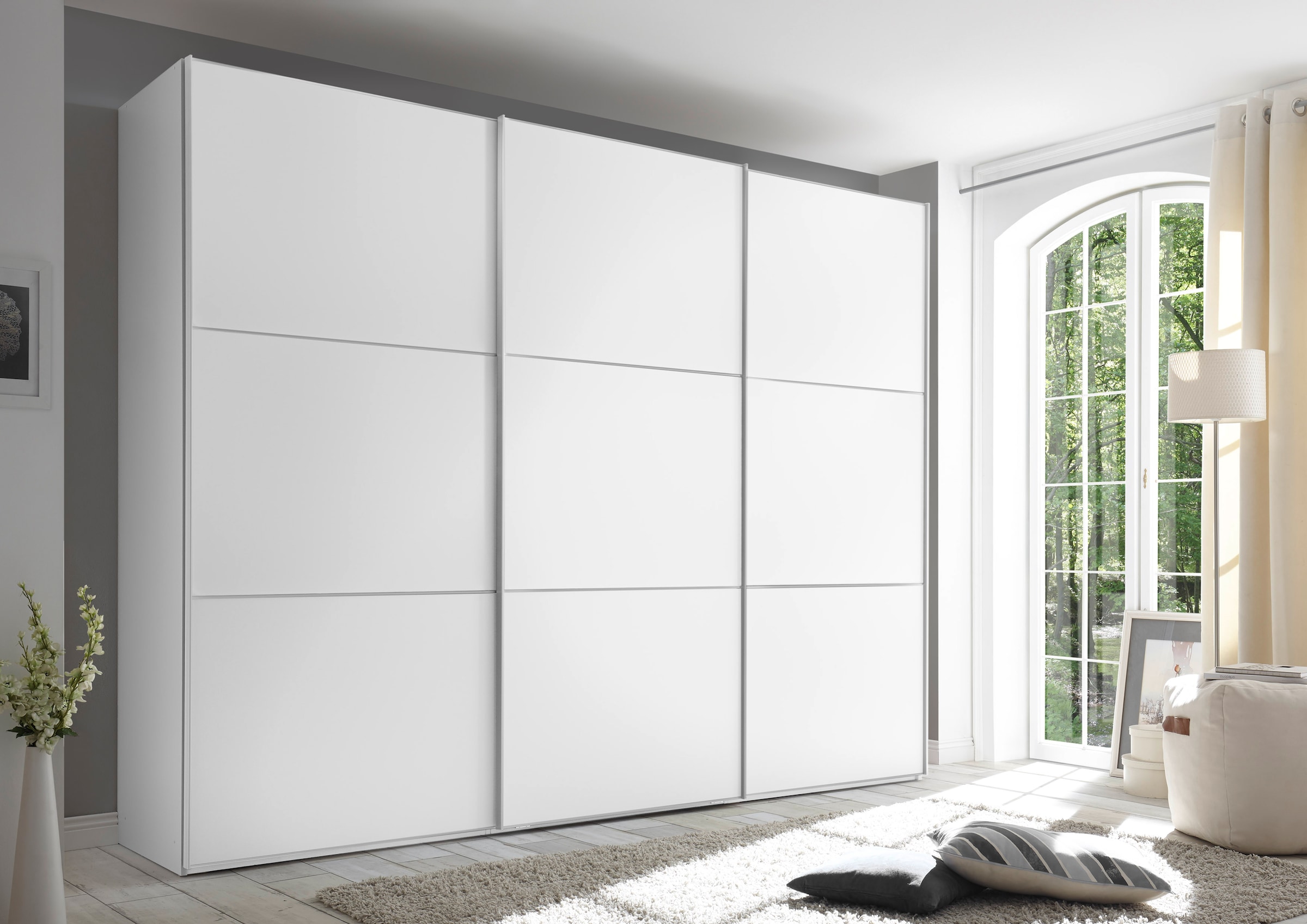 STAUD Schwebetürenschrank "Includo, kurze Lieferzeit: "Premium Variante in Weiß in 249cm Breite"" 3 Breiten (ca. 250, 280 oder 300cm), Höhe 222cm