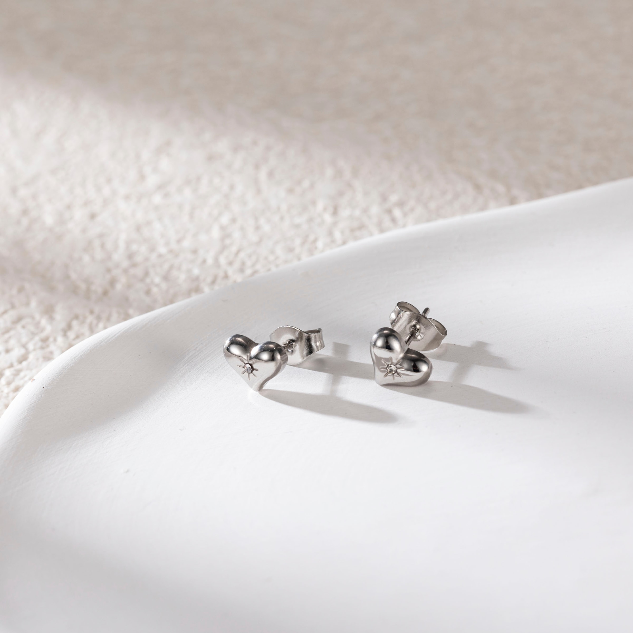 Firetti Paar Ohrstecker »Schmuck Geschenk Edelstahl Ohrschmuck Ohrringe Herz«, mit Zirkonia (synth.)