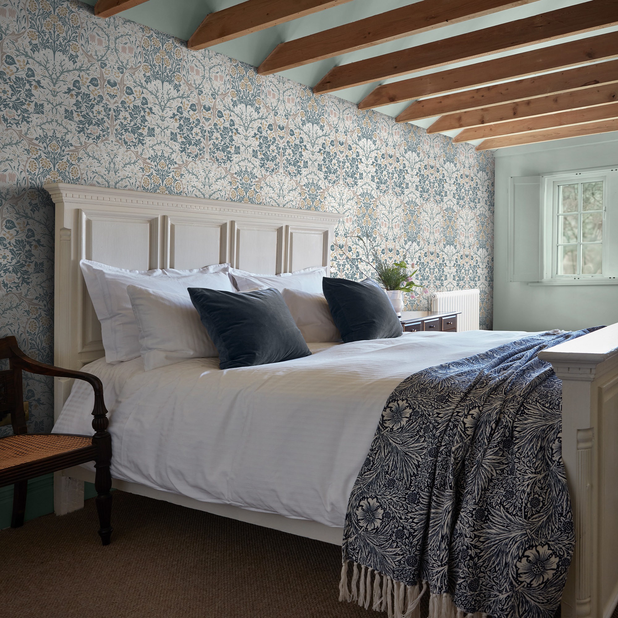 WILLIAM MORRIS AT HOME Vliestapete "Blackthorn Daydream" Motiv glatt Design Tapeten