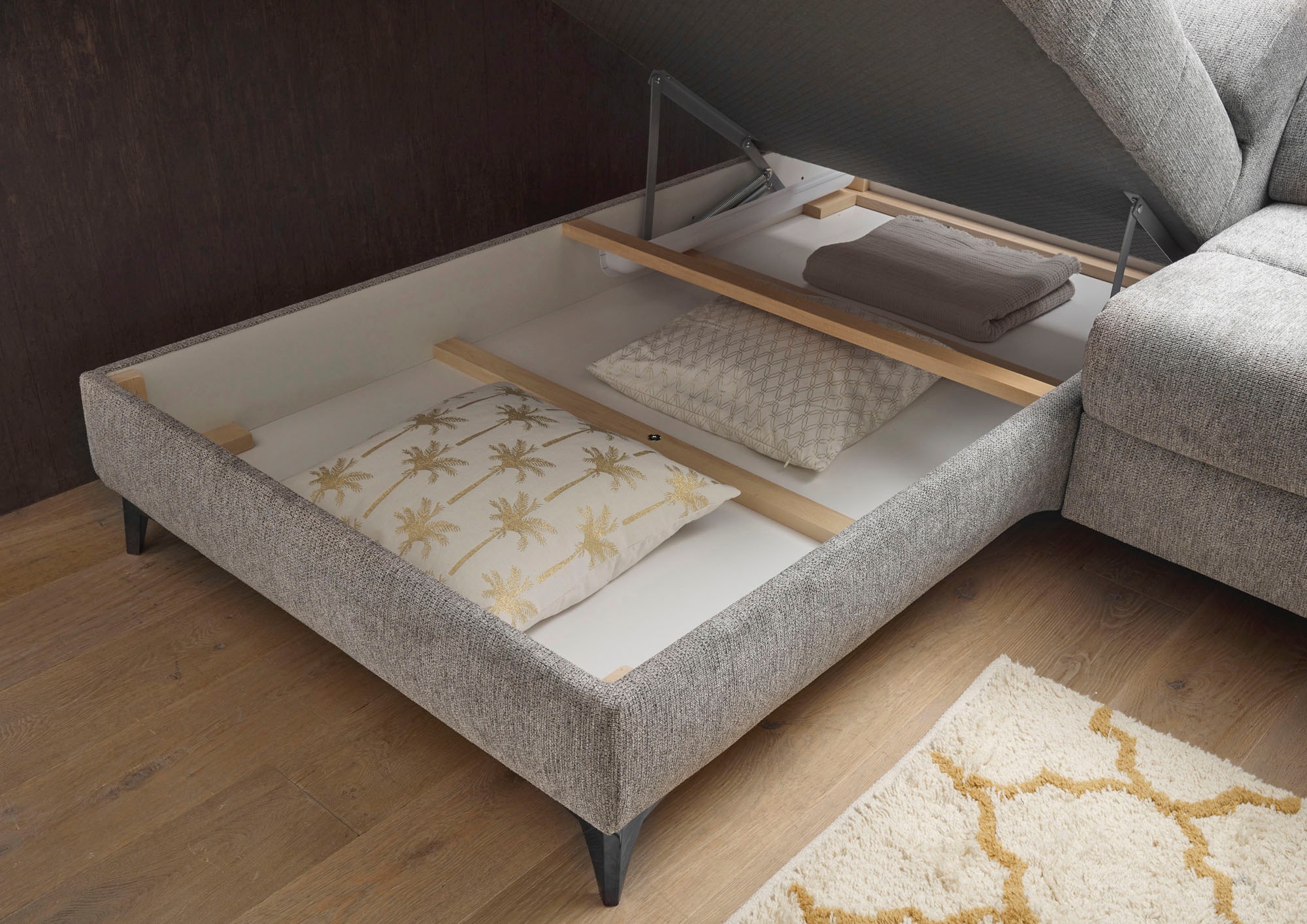 ED EXCITING DESIGN Ecksofa »Sydney L-Form mit Bettfunktion, Bettkasten, Kopfteilverstellung«, motorischer Sitztiefenverstellung, USB-Port & 2 Zierkissen