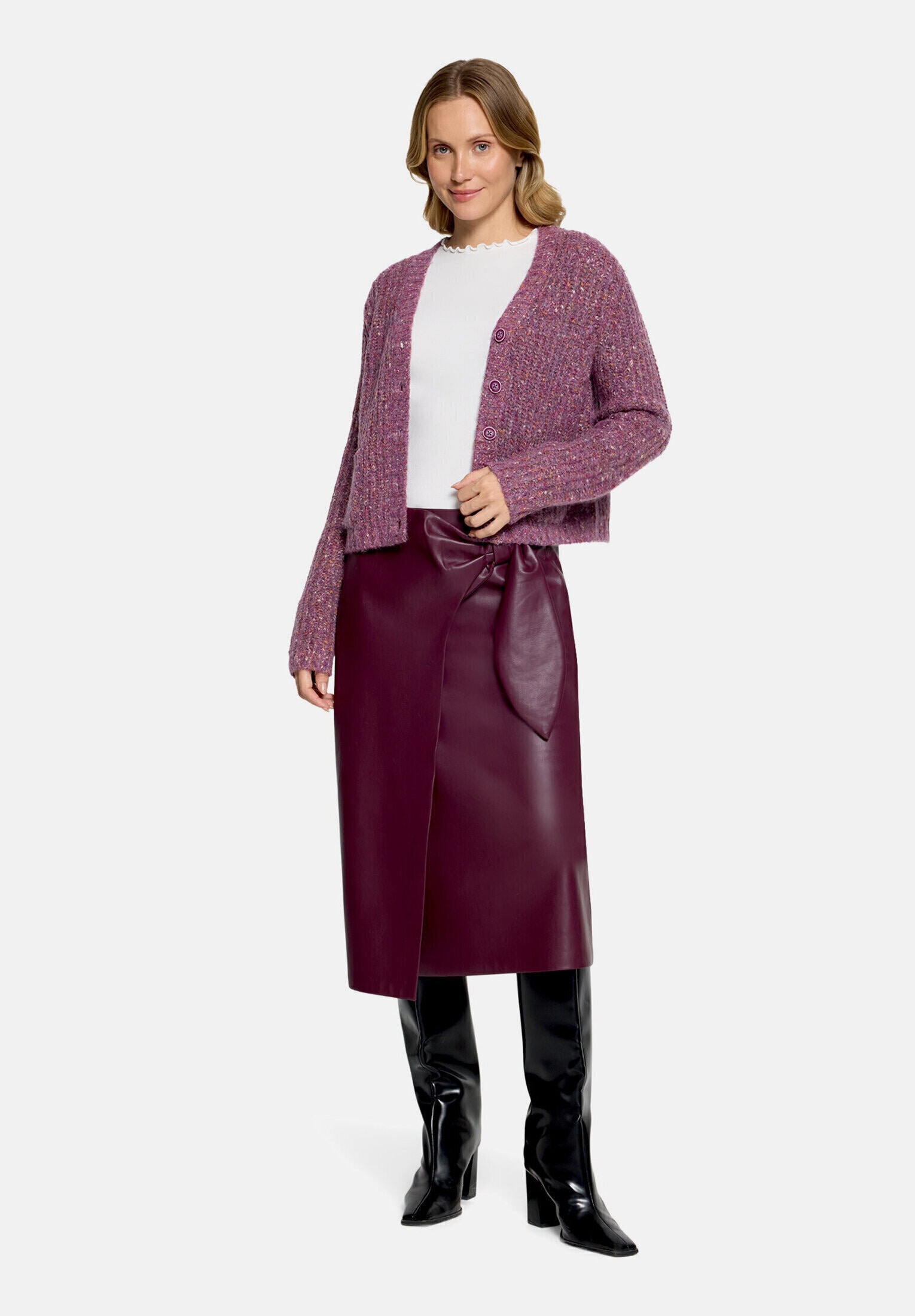 Cartoon Strickjacke "Damen mit V-Ausschnitt" 1