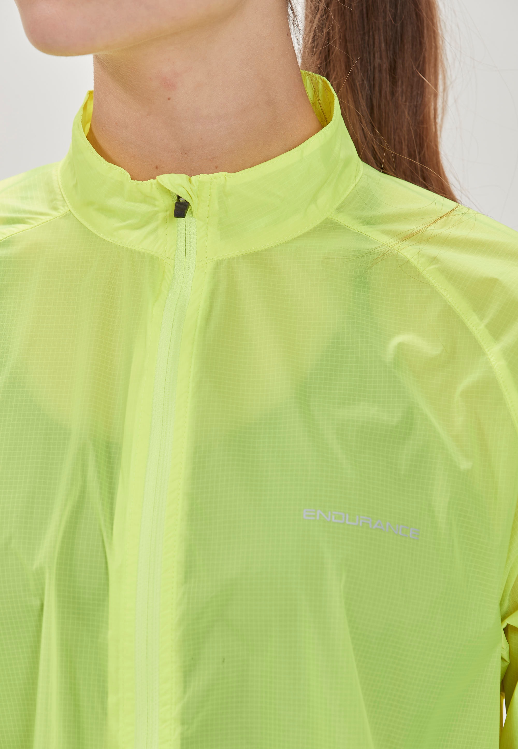 ENDURANCE Softshelljacke »IMMIE W Packable«, extra leicht mit kleinem Packmaß