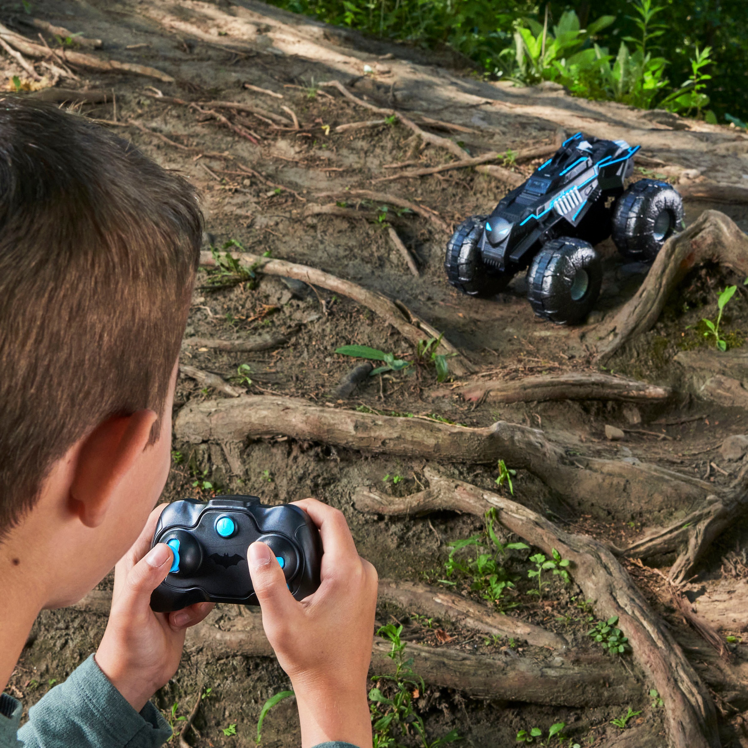 Spin Master RC-Auto »Batman - RC All Terrain Batmobile (kompatibel mit 10 cm Figuren)«, für Land und Wasser