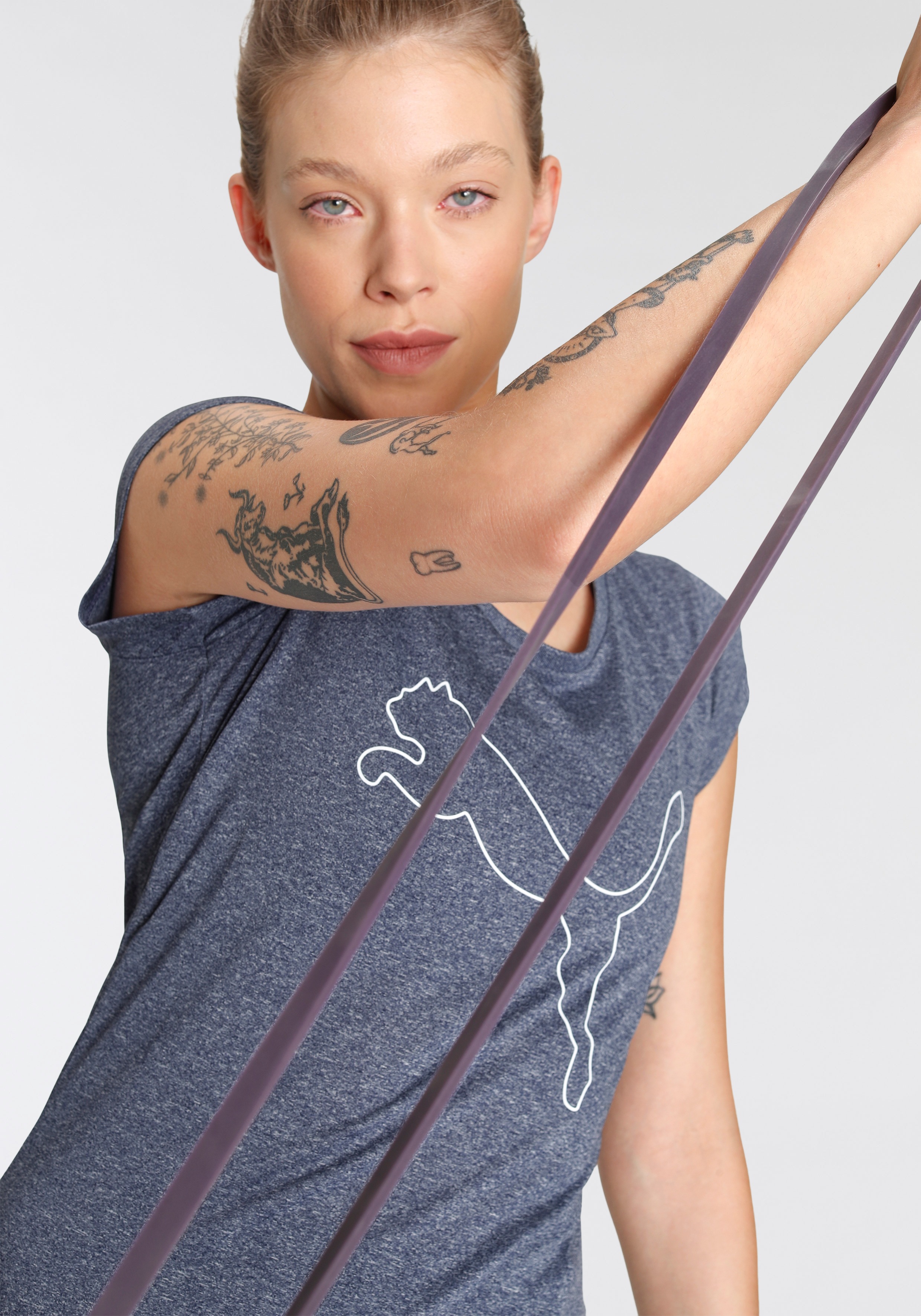 Thumbnail - PUMA Trainingsshirt "PERFORMANCE HEATHER CAT TEE W" mit DryCELL-Technologie, Flatlock-Nähte, längerer Saum