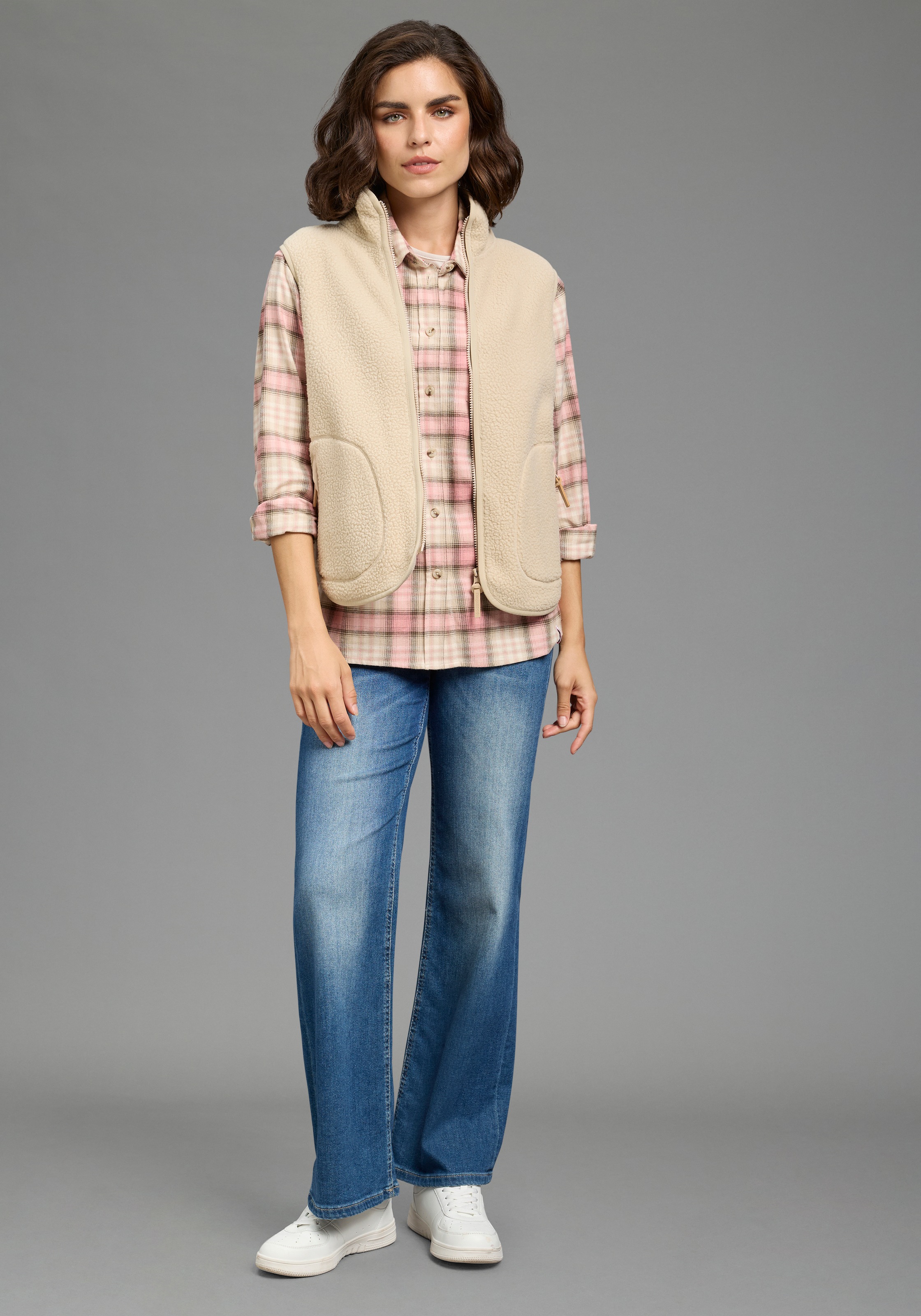 KangaROOS Hemdbluse Oversize-Passform, Langarm mit 1-Knopf-Manschette und Ärmelschlitz