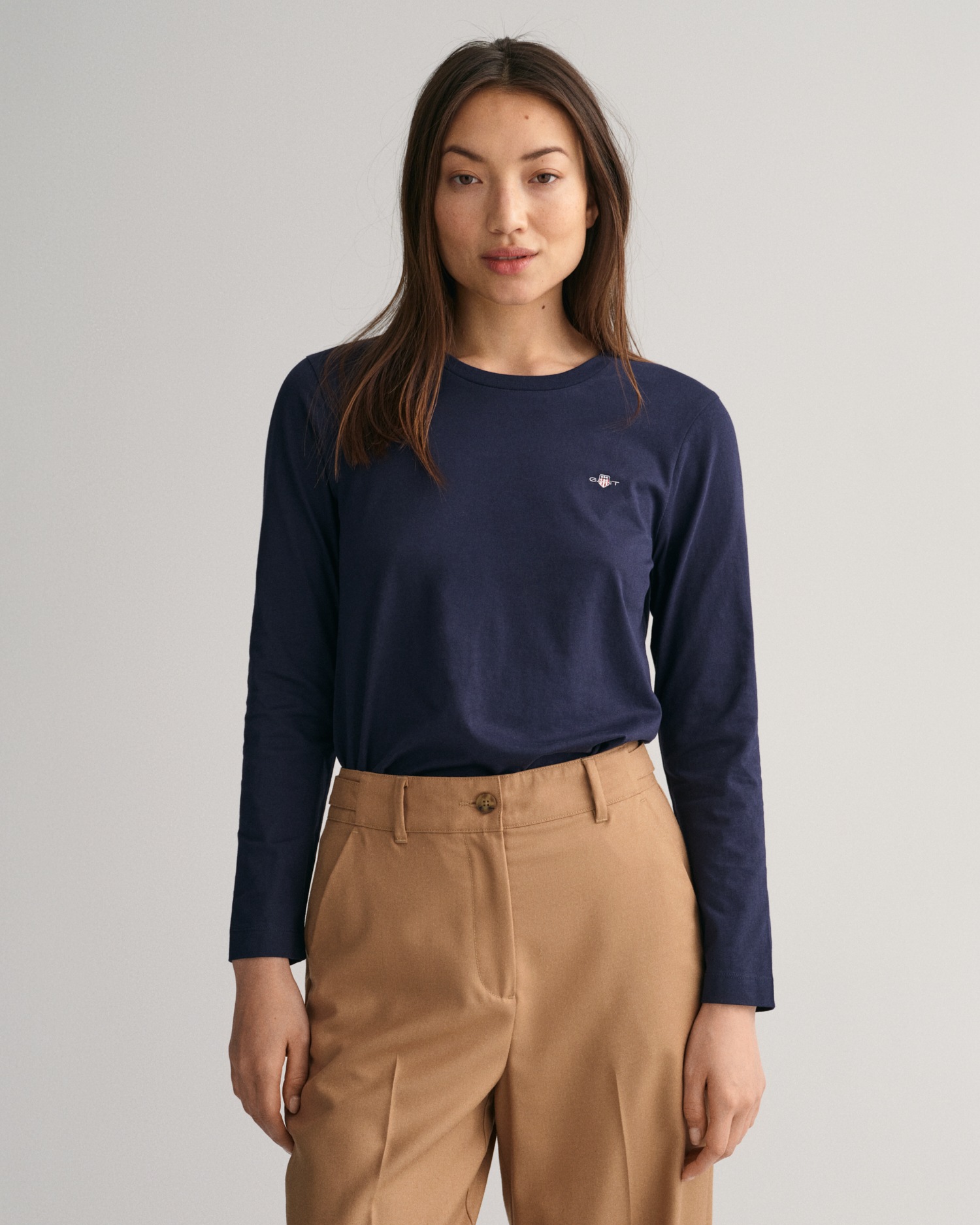 Gant Langarmshirt "REG SHIELD LS T-SHIRT", kleine Logostickerei auf der Bru günstig online kaufen