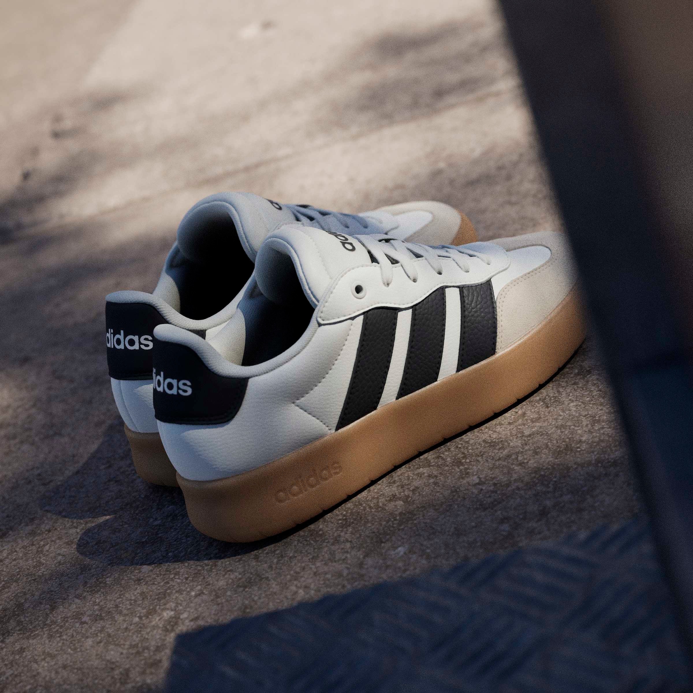 adidas Sportswear Sneaker »BARREDA«  inspiriert vom Design des adidas samba XLG